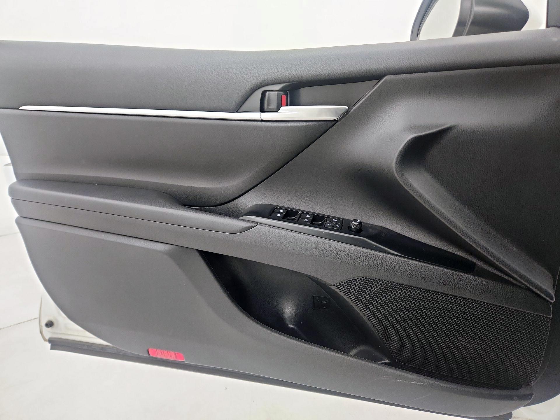 Thumbnail: 2020 Toyota Camry - 12