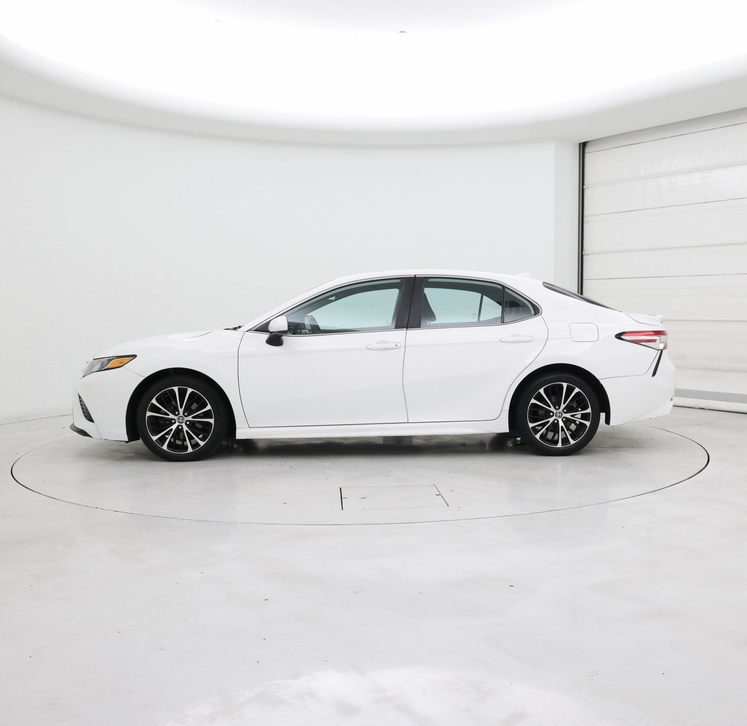 Thumbnail: 2020 Toyota Camry - 3
