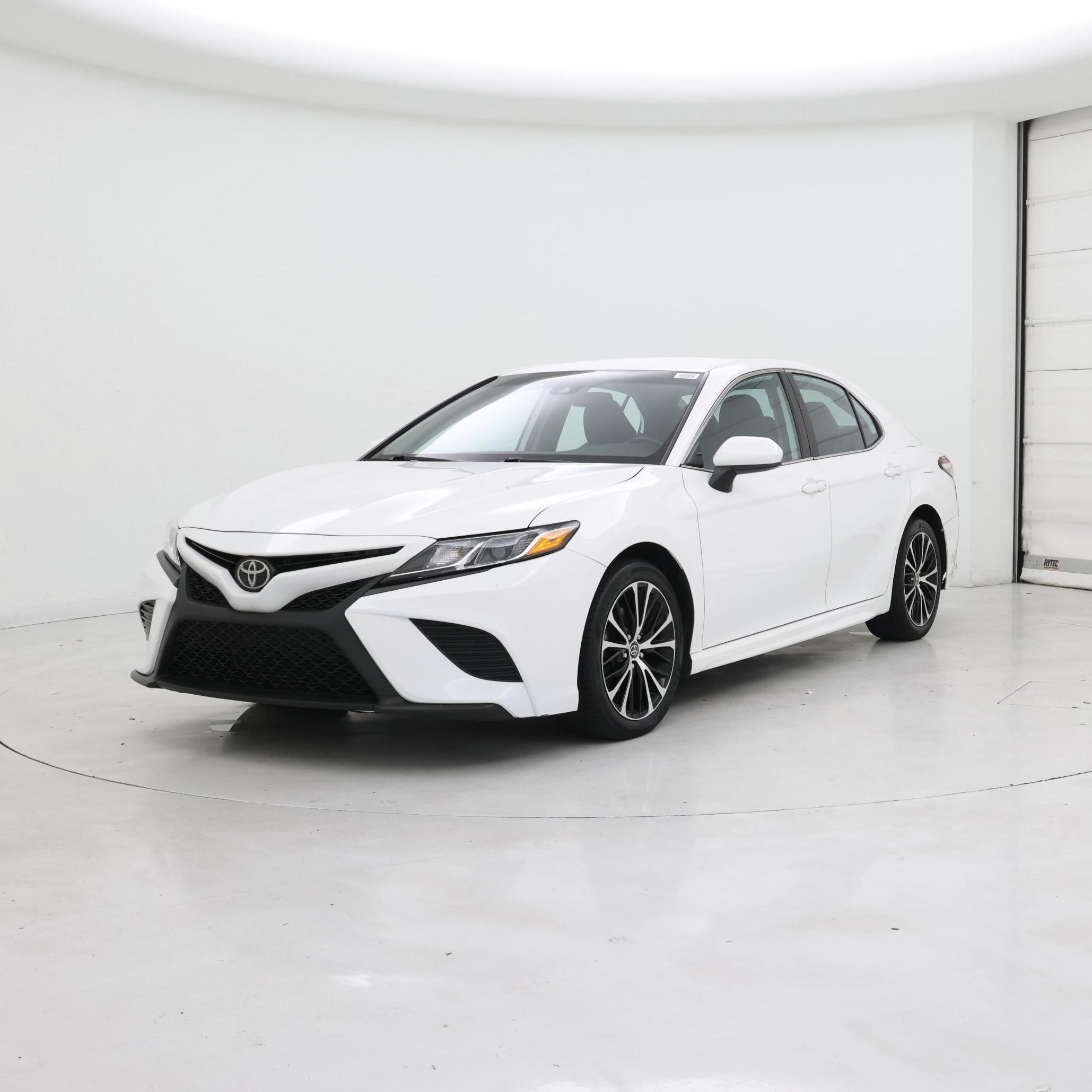 Thumbnail: 2020 Toyota Camry - 4