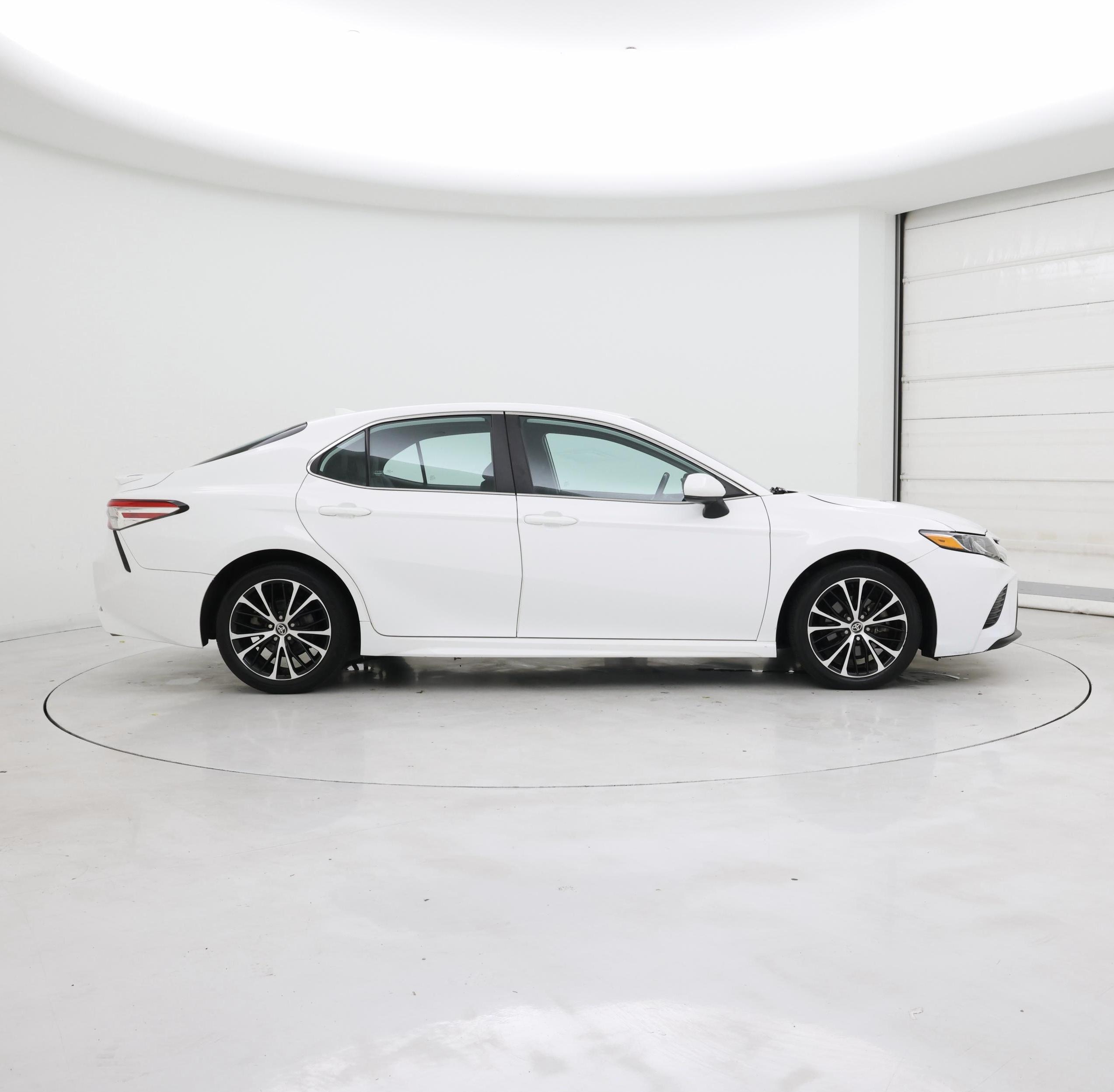 Thumbnail: 2020 Toyota Camry - 7