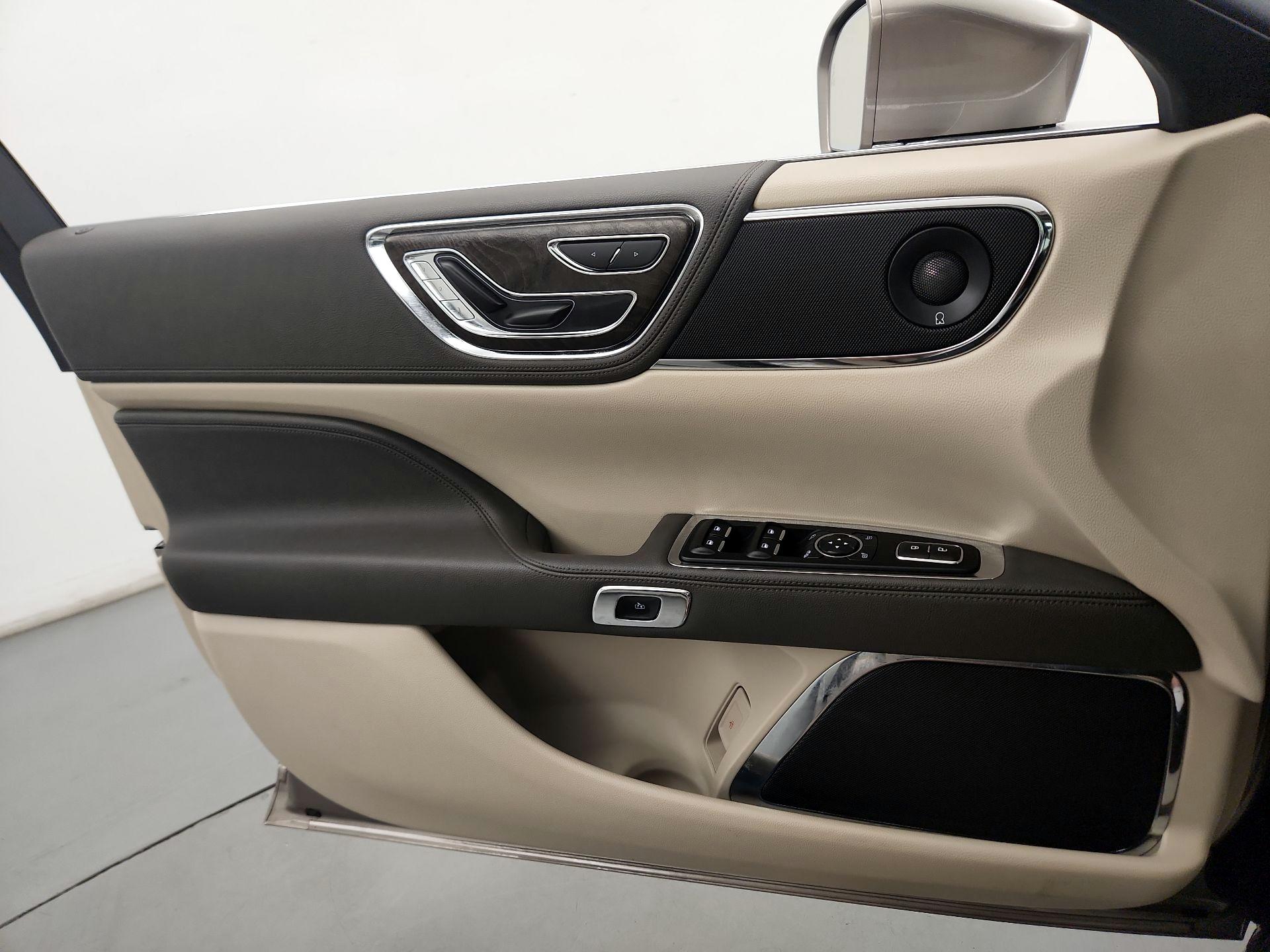 Thumbnail: 2020 Lincoln Continental - 12