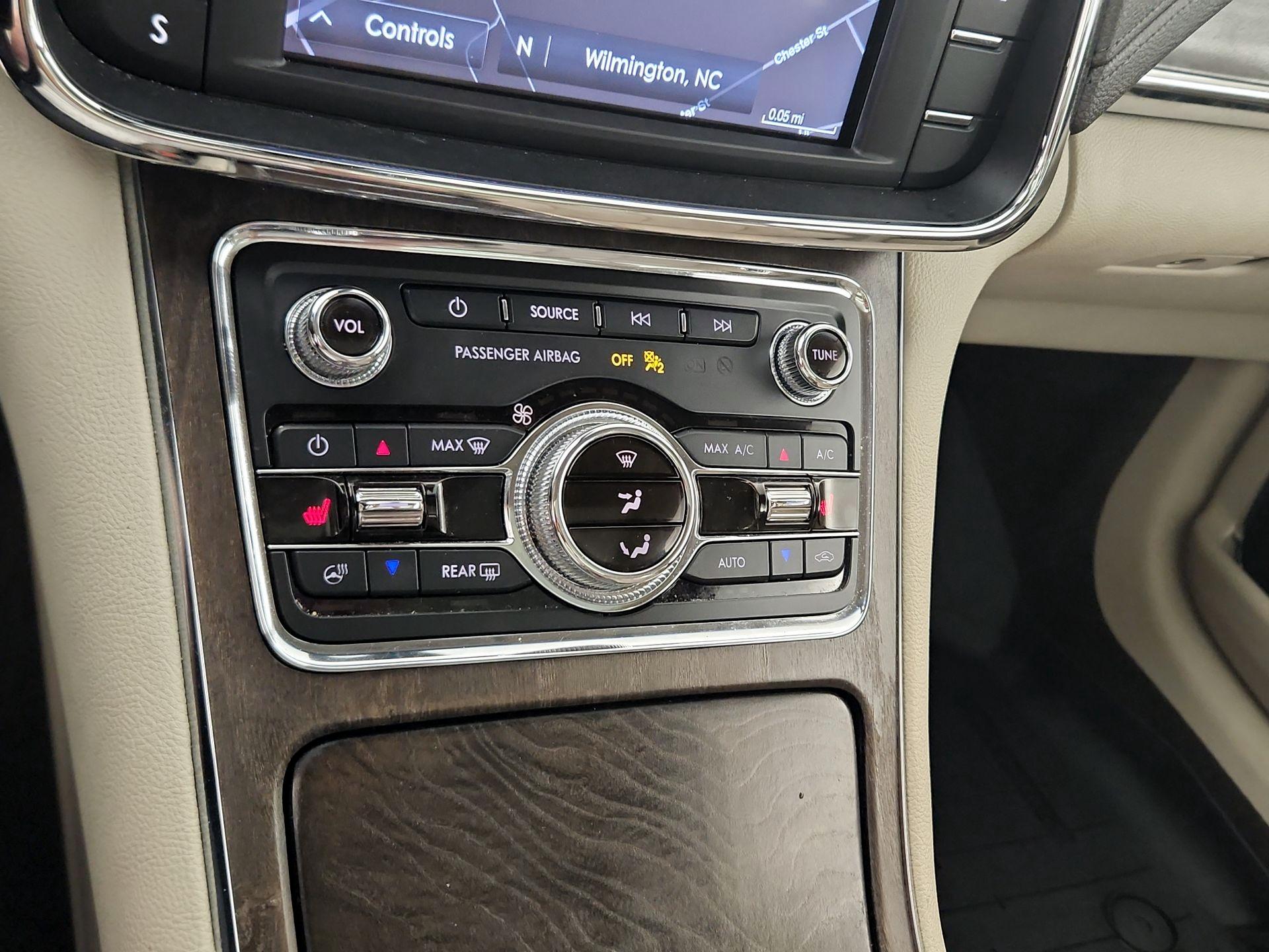 Thumbnail: 2020 Lincoln Continental - 17