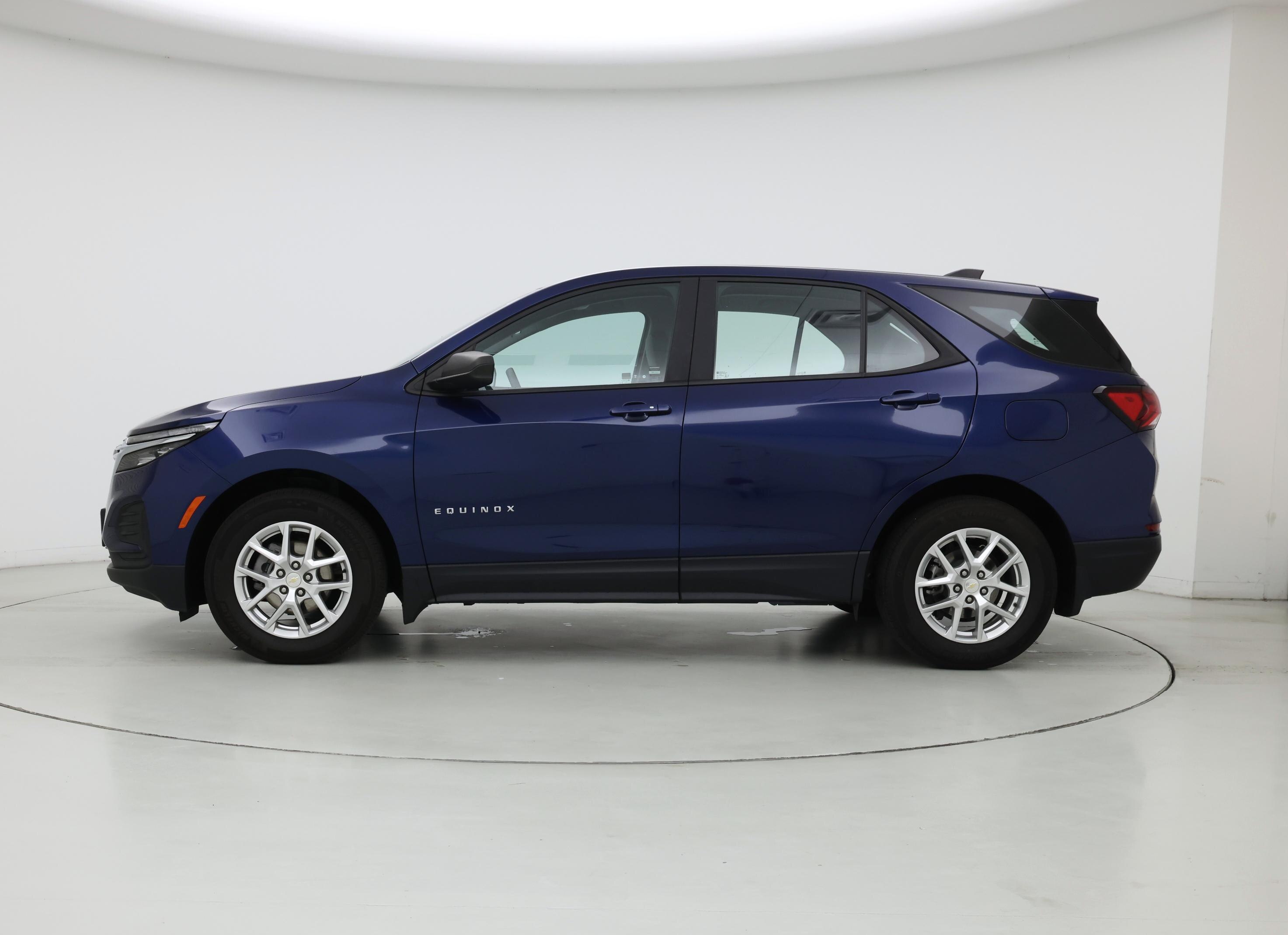 Thumbnail: 2022 Chevrolet Equinox - 3