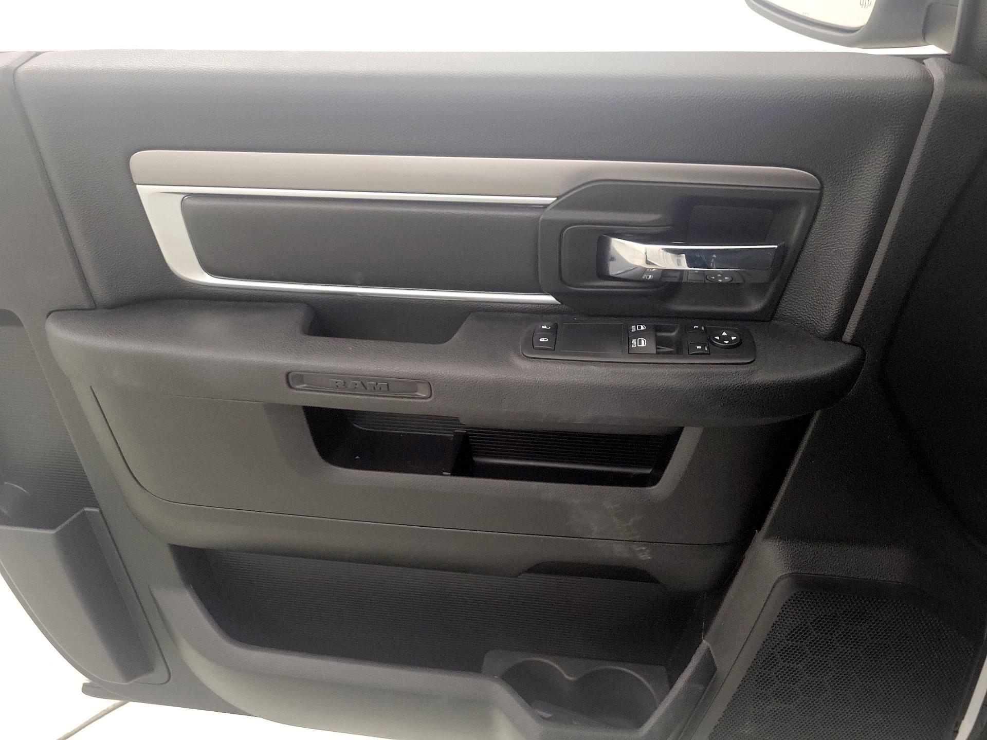 Thumbnail: 2022 RAM 1500 Classic - 12