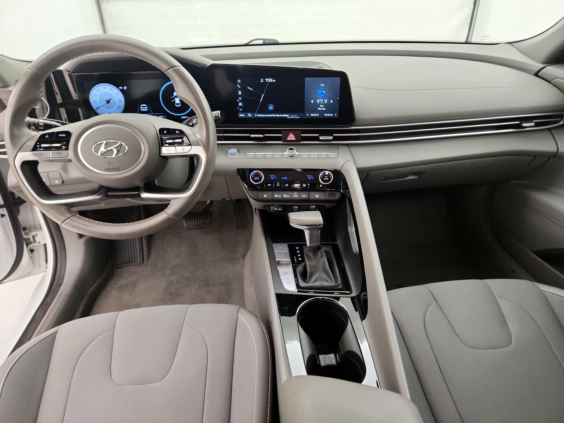 Thumbnail: 2023 Hyundai Elantra - 9