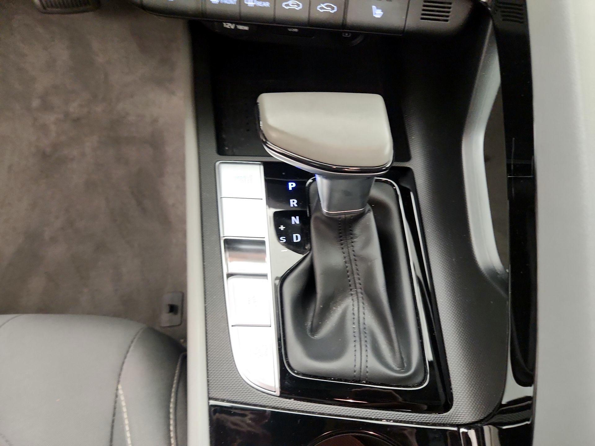 Thumbnail: 2023 Hyundai Elantra - 18