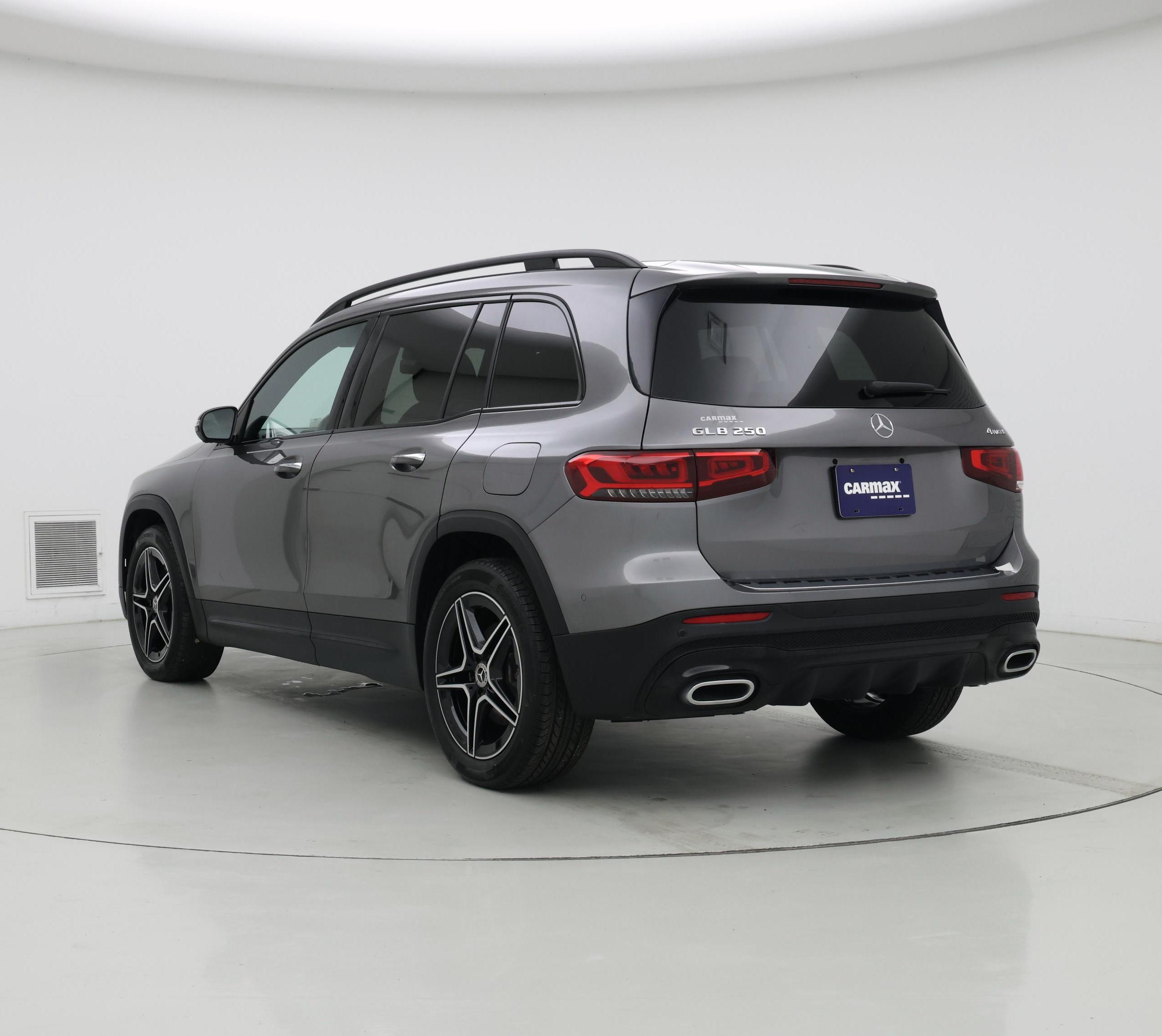 Thumbnail: 2022 Mercedes-Benz GLB - 2