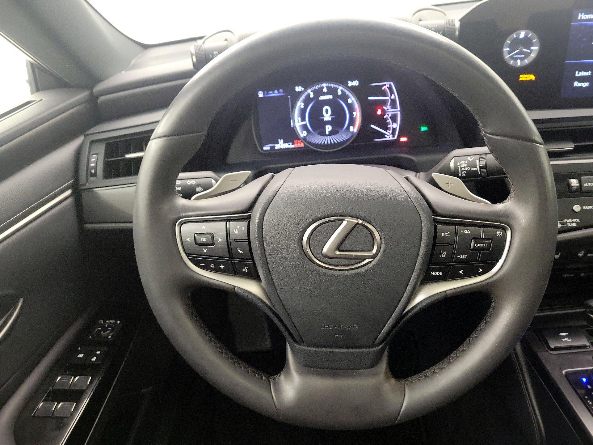 Thumbnail: 2022 Lexus ES - 10