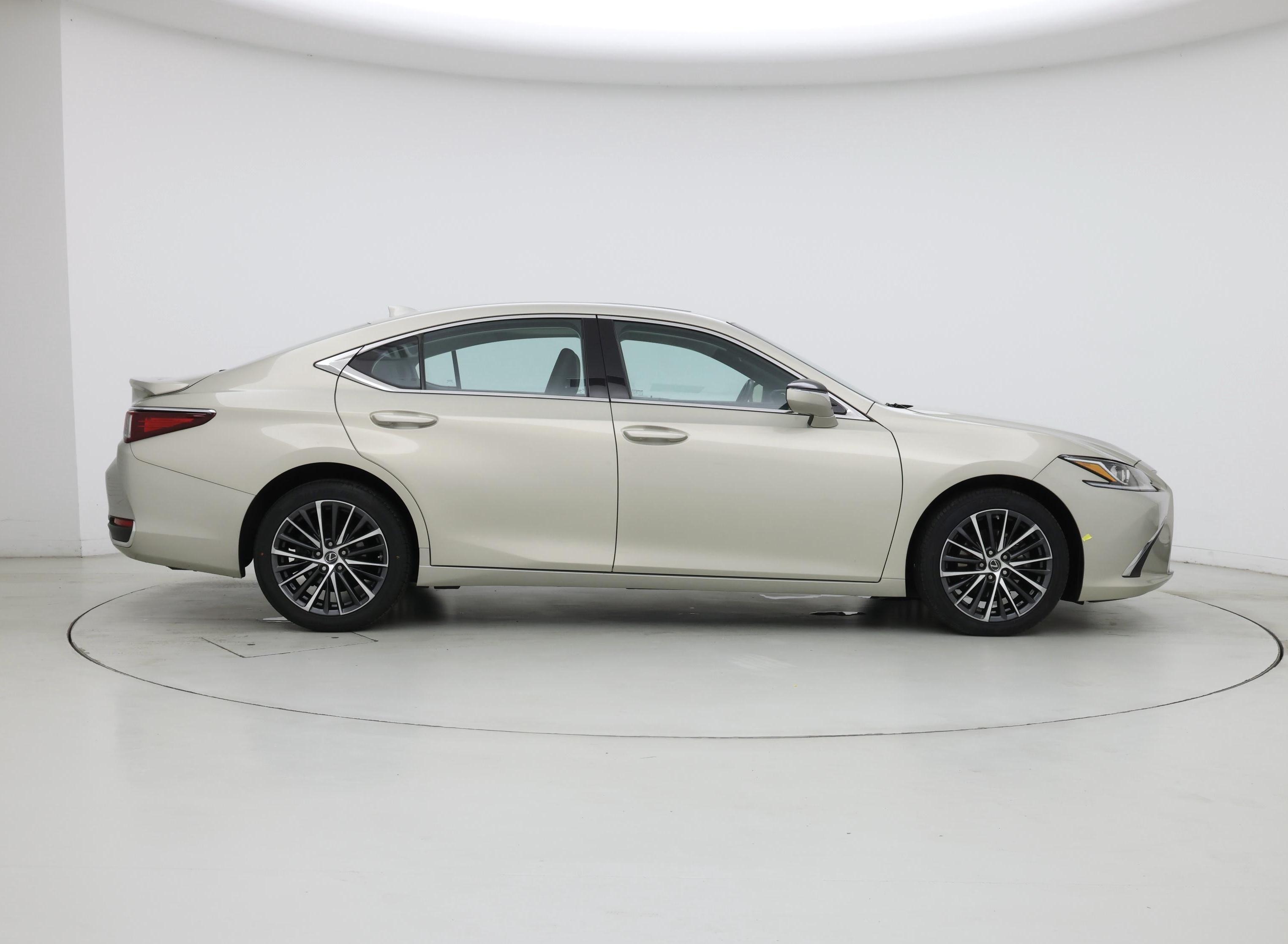 Thumbnail: 2022 Lexus ES - 7