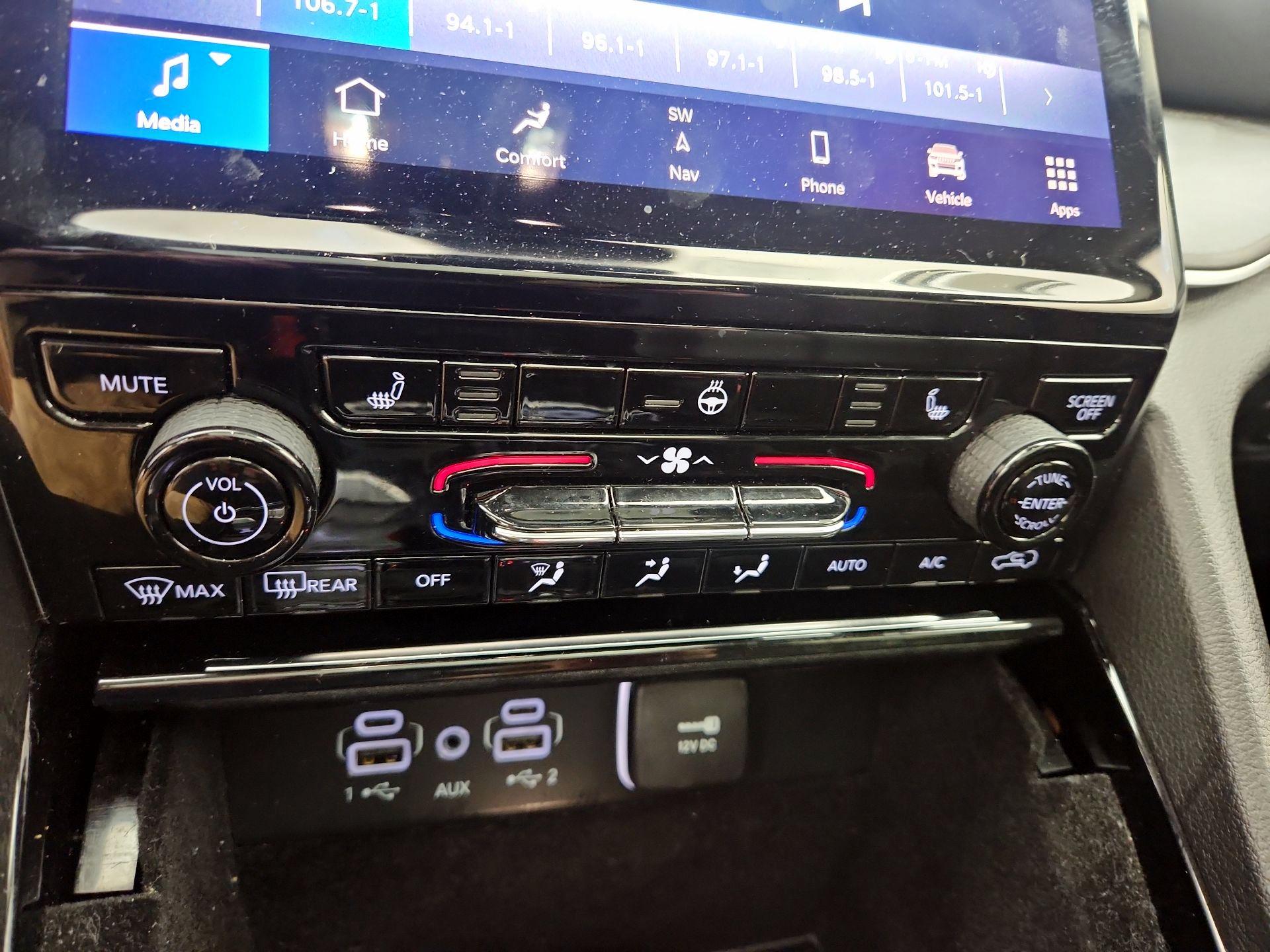 Thumbnail: 2022 Jeep Grand Cherokee - 17