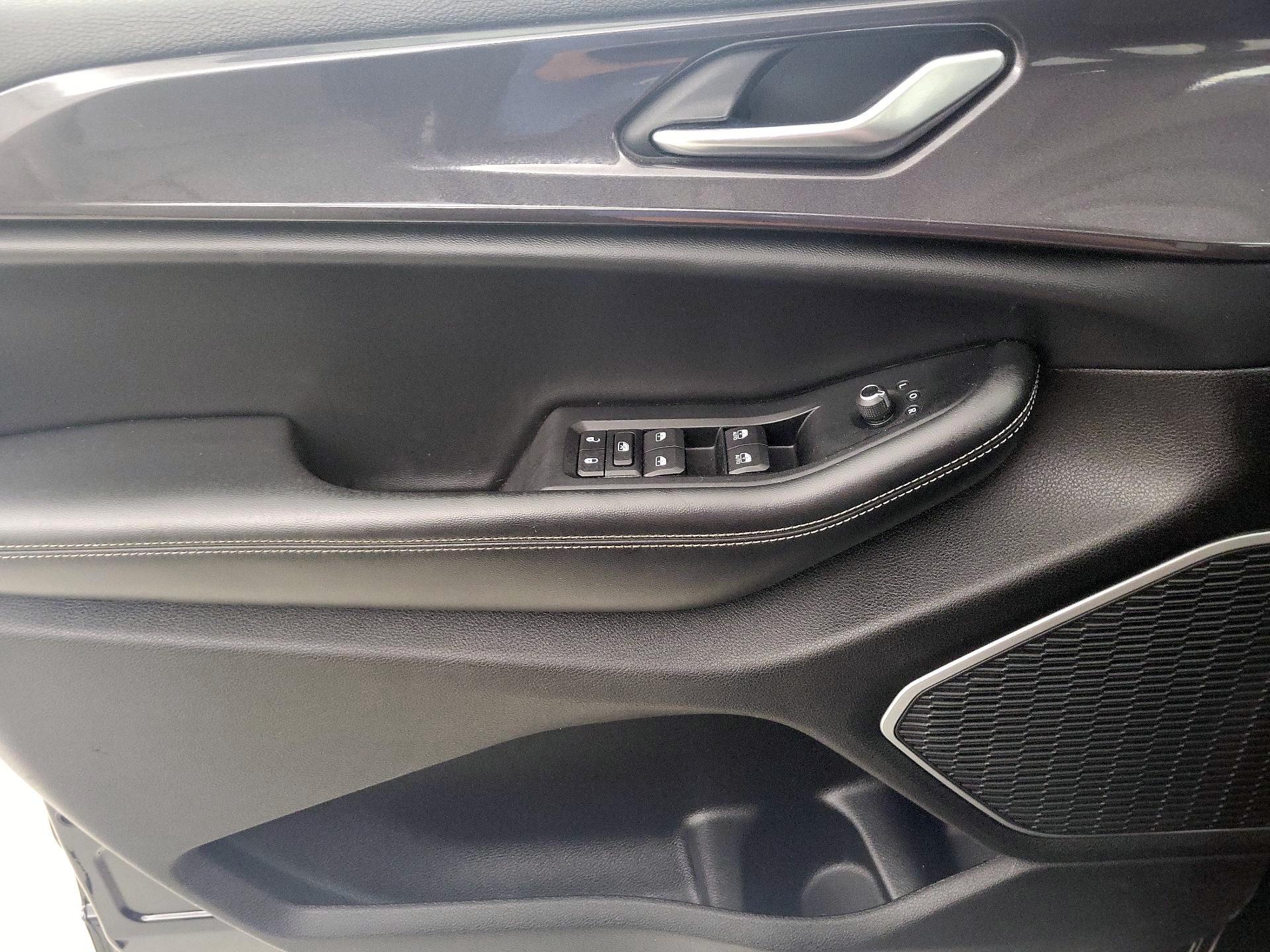 Thumbnail: 2022 Jeep Grand Cherokee - 12