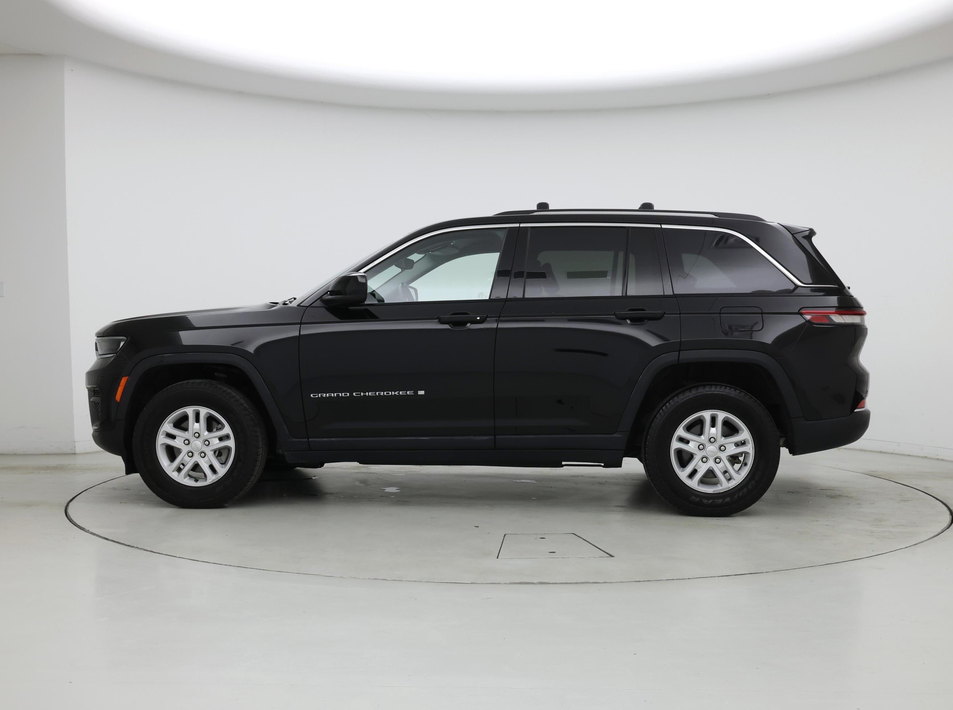 Thumbnail: 2022 Jeep Grand Cherokee - 3