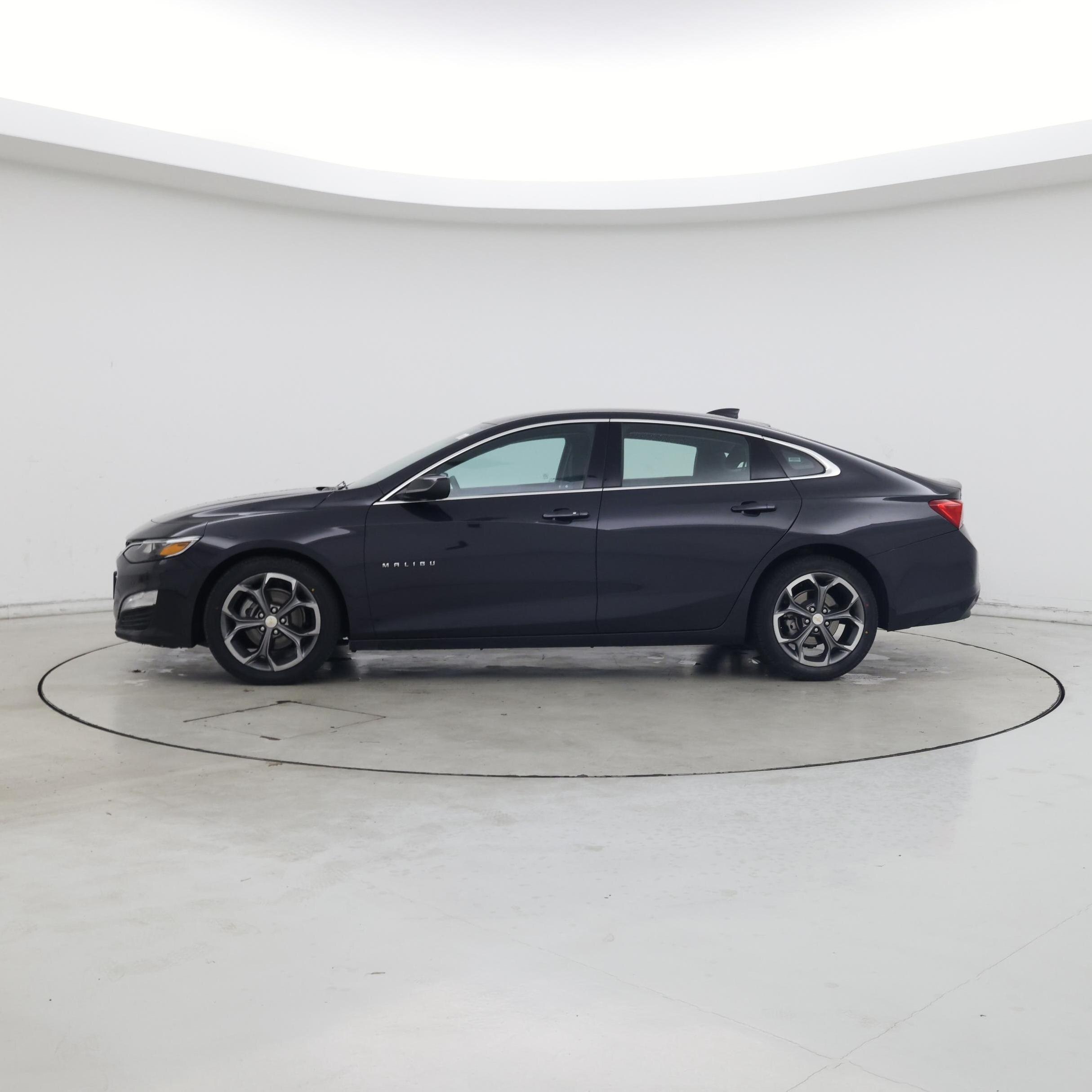 Thumbnail: 2023 Chevrolet Malibu - 3