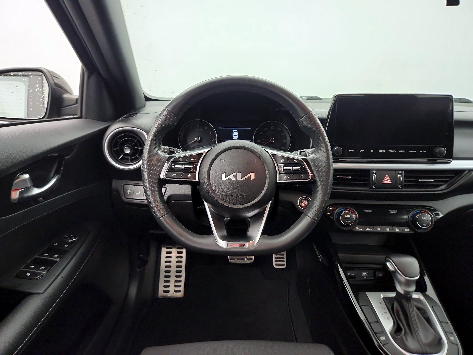 Thumbnail: 2023 Kia Forte - 10