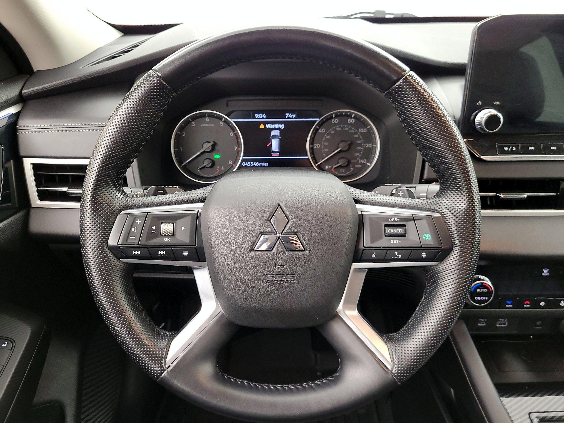 Thumbnail: 2022 Mitsubishi Outlander - 10