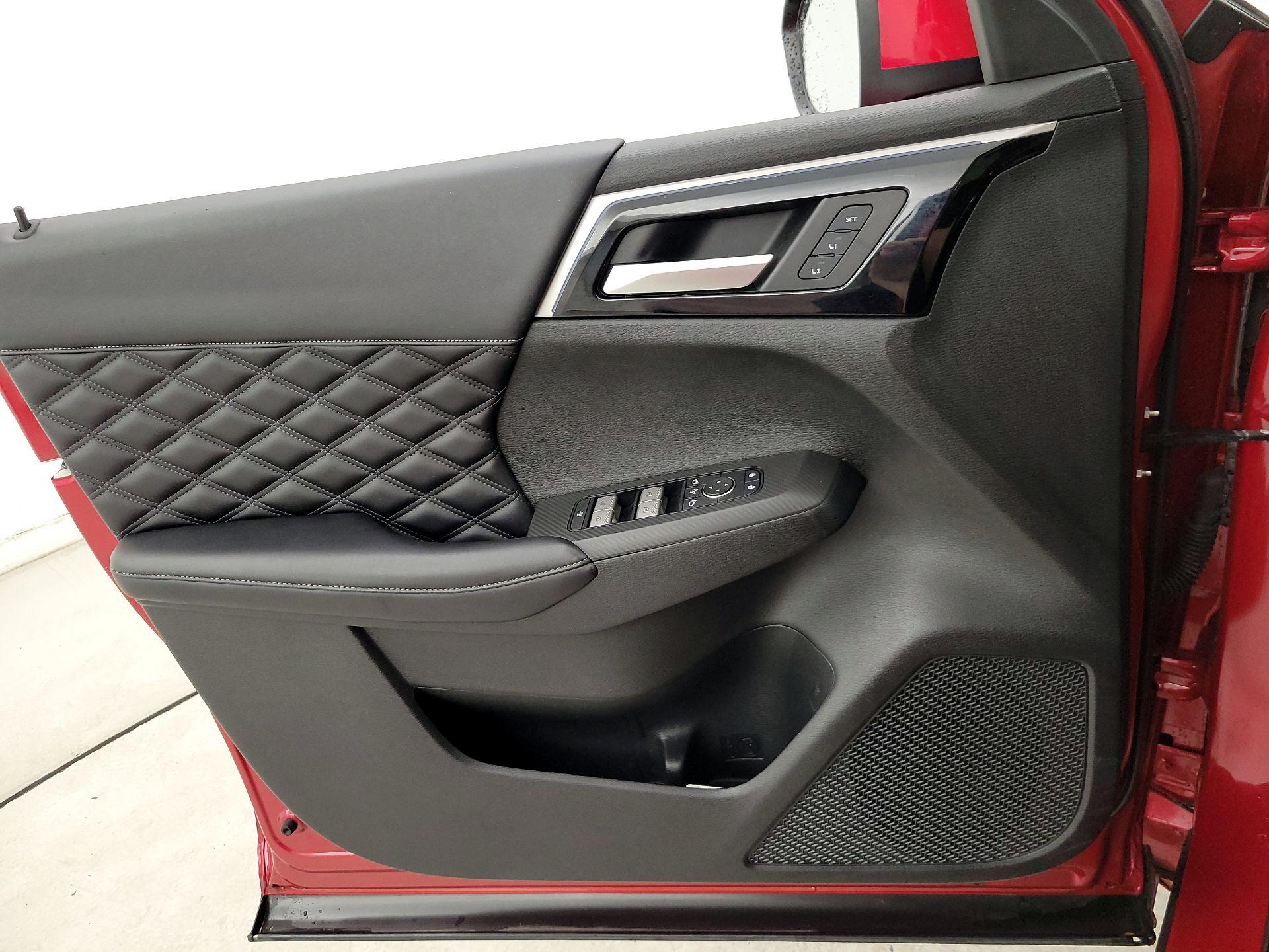 Thumbnail: 2022 Mitsubishi Outlander - 12