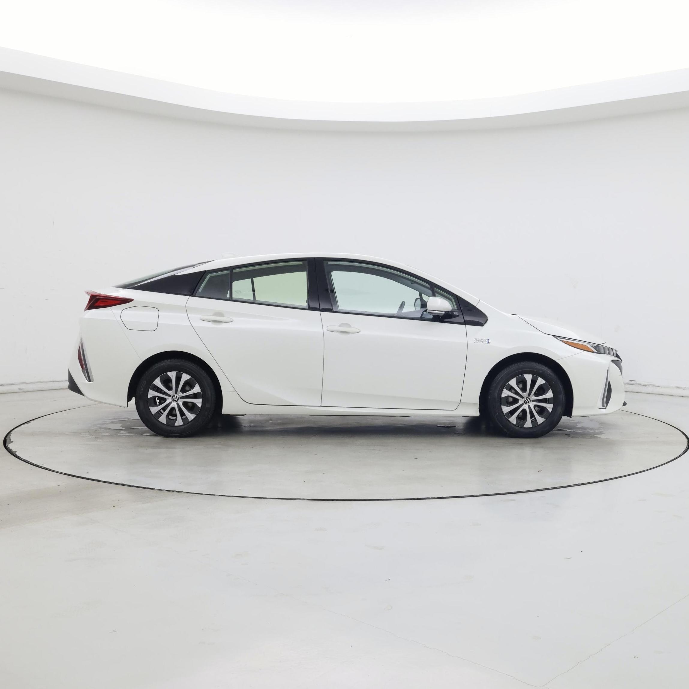 Thumbnail: 2020 Toyota Prius Prime - 7