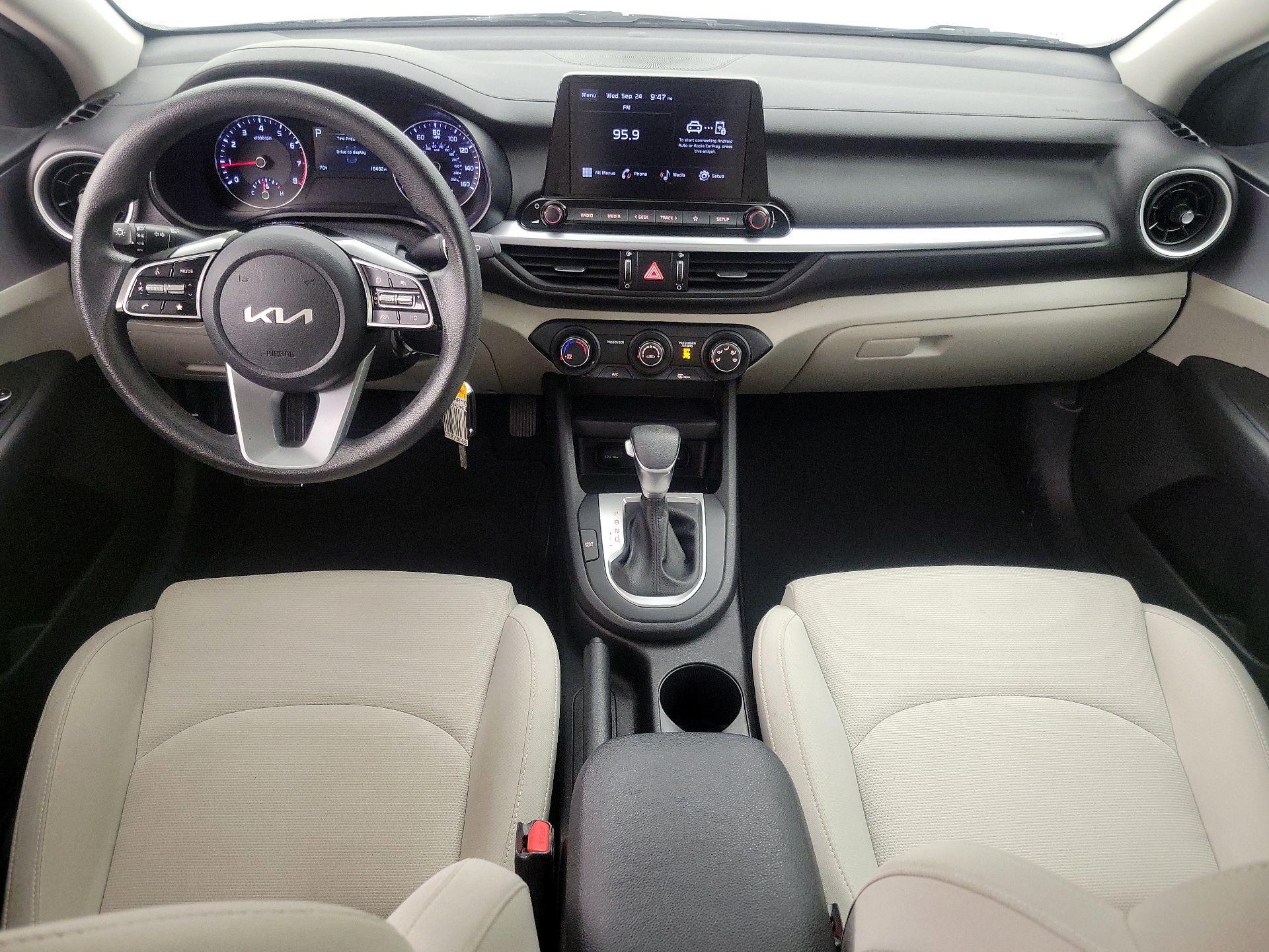 Thumbnail: 2022 Kia Forte - 9