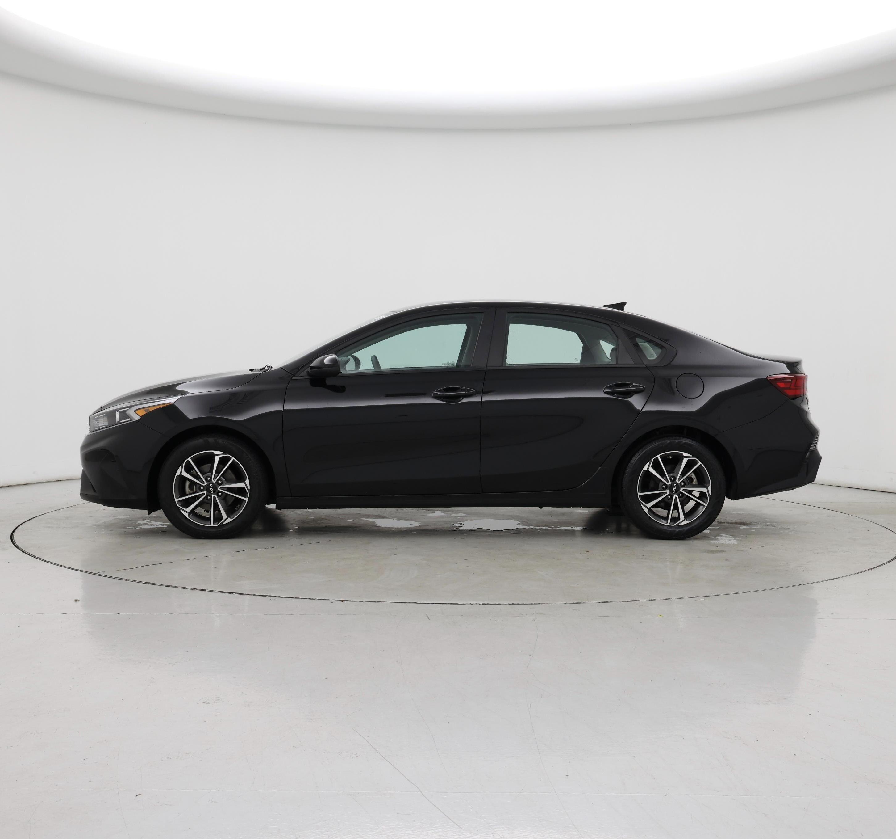 Thumbnail: 2022 Kia Forte - 3