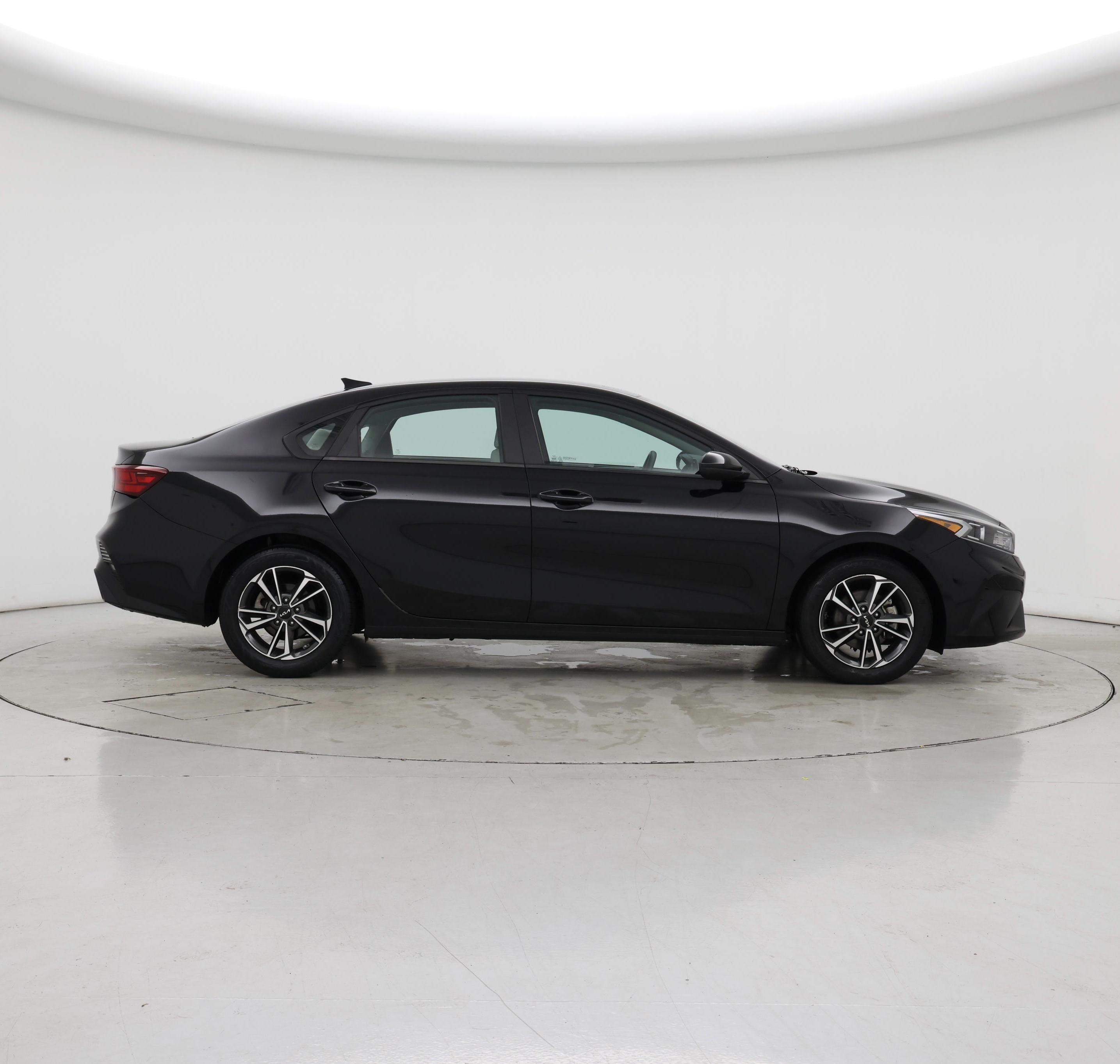Thumbnail: 2022 Kia Forte - 7