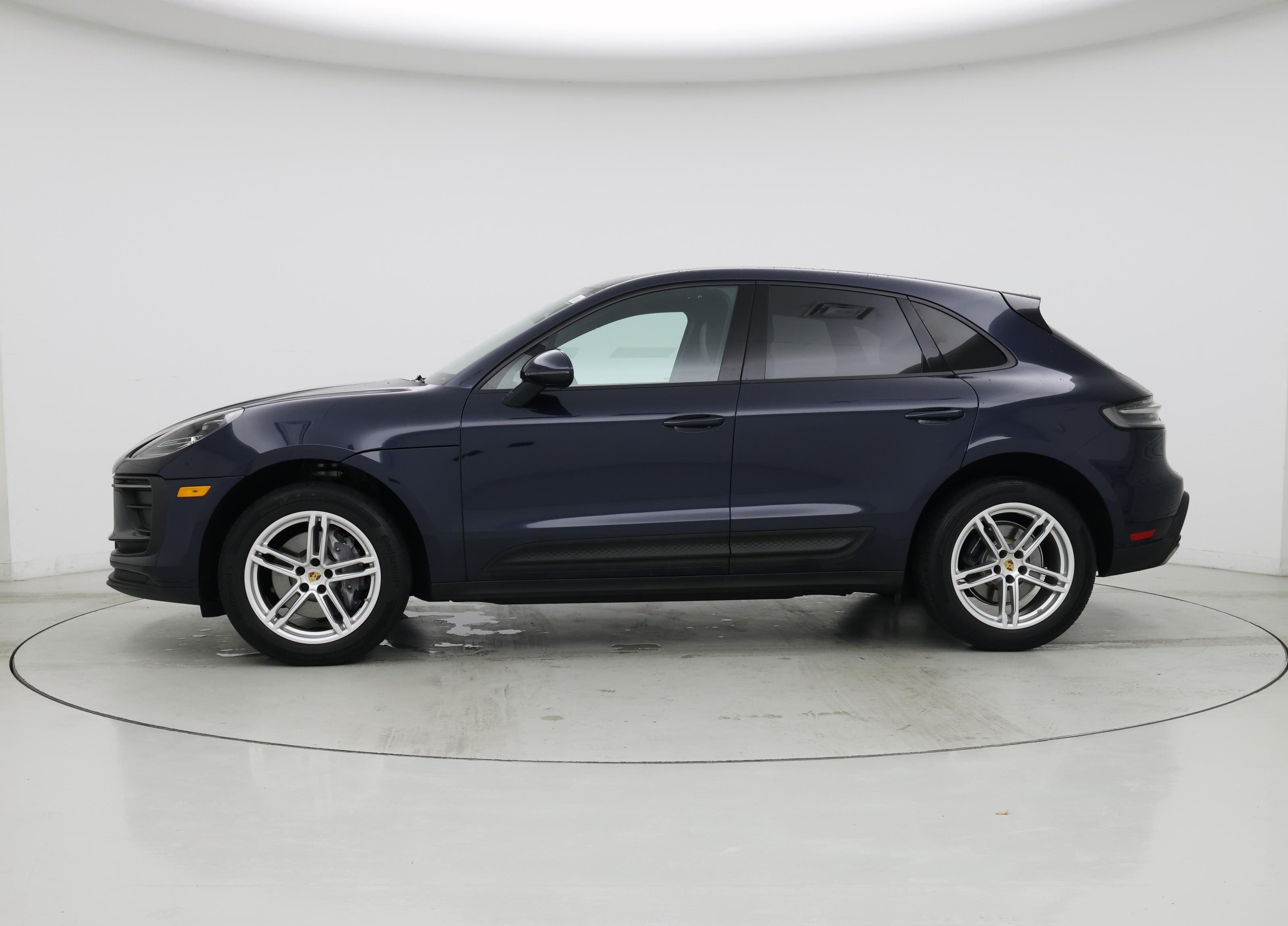 Thumbnail: 2022 Porsche Macan - 3