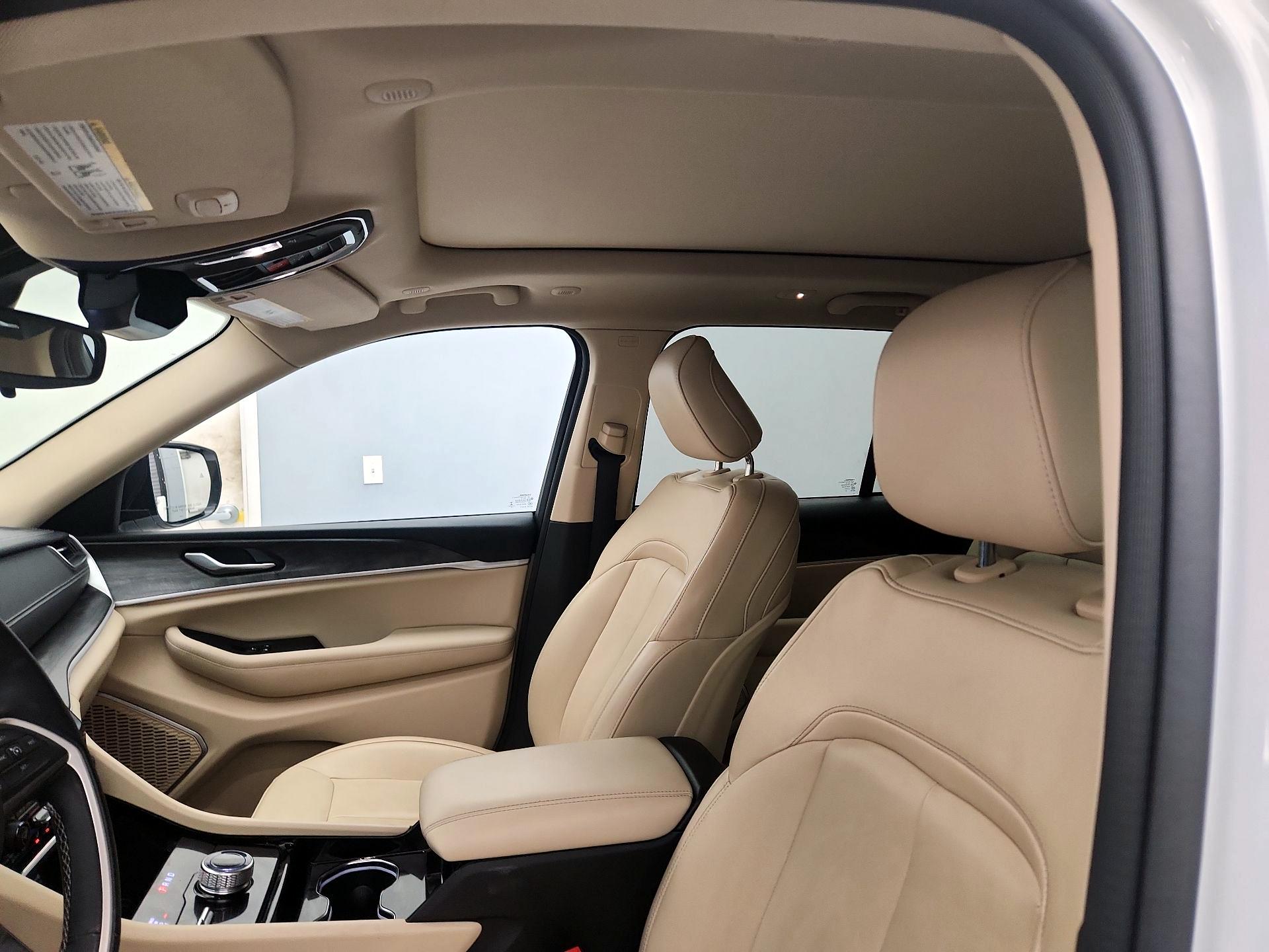 Thumbnail: 2022 Jeep Grand Cherokee - 19