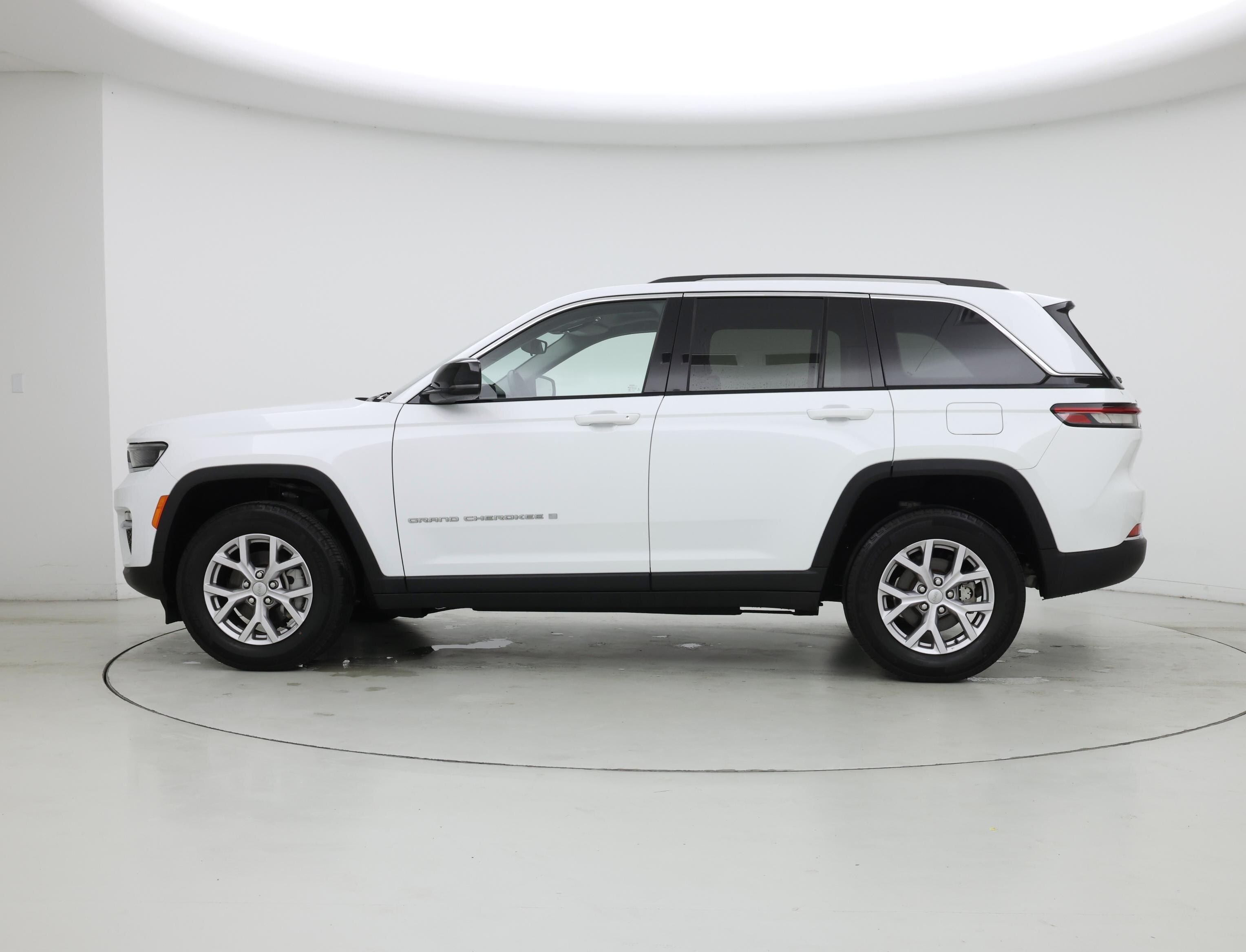 Thumbnail: 2022 Jeep Grand Cherokee - 3