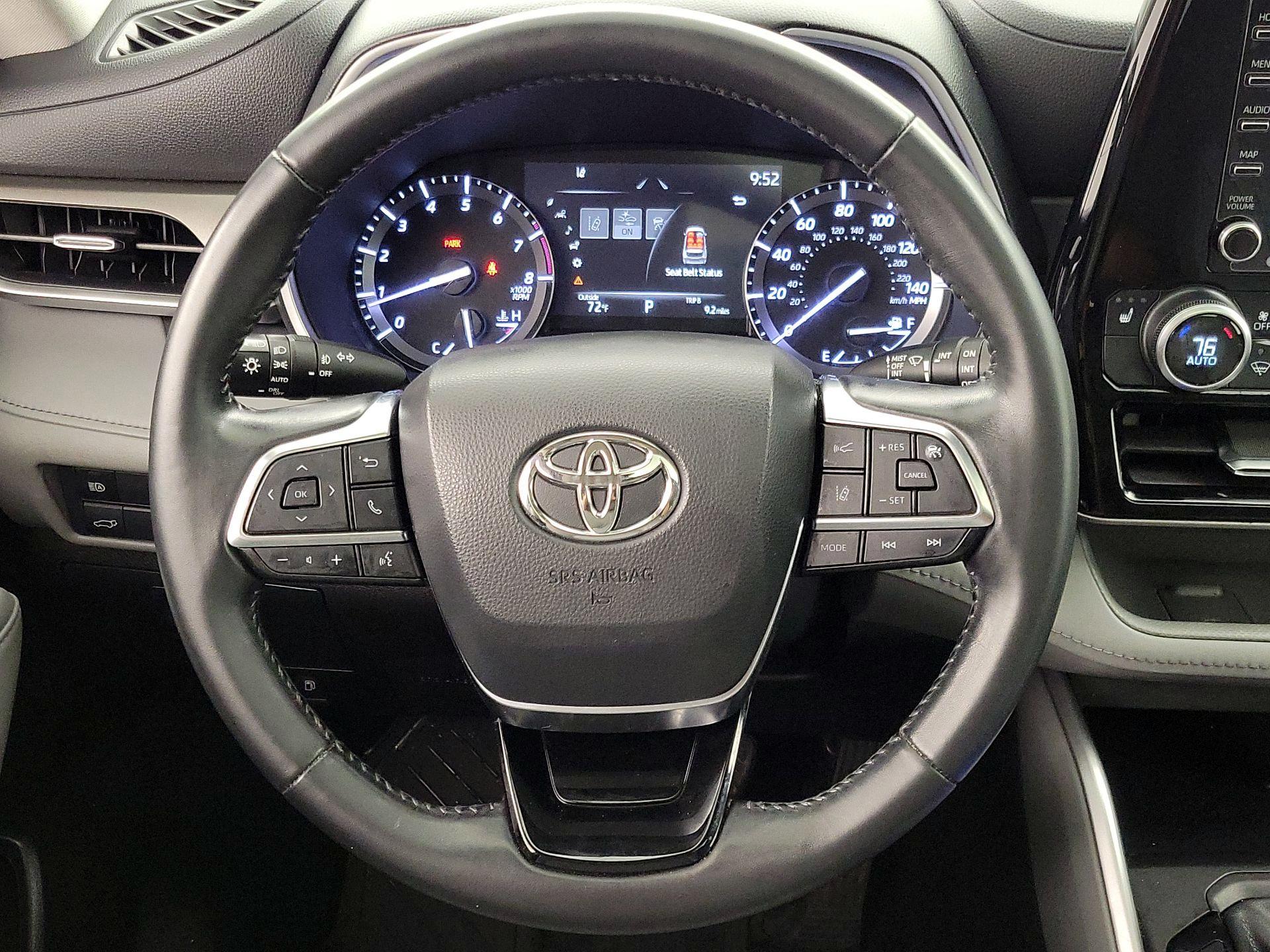 Thumbnail: 2021 Toyota Highlander - 10