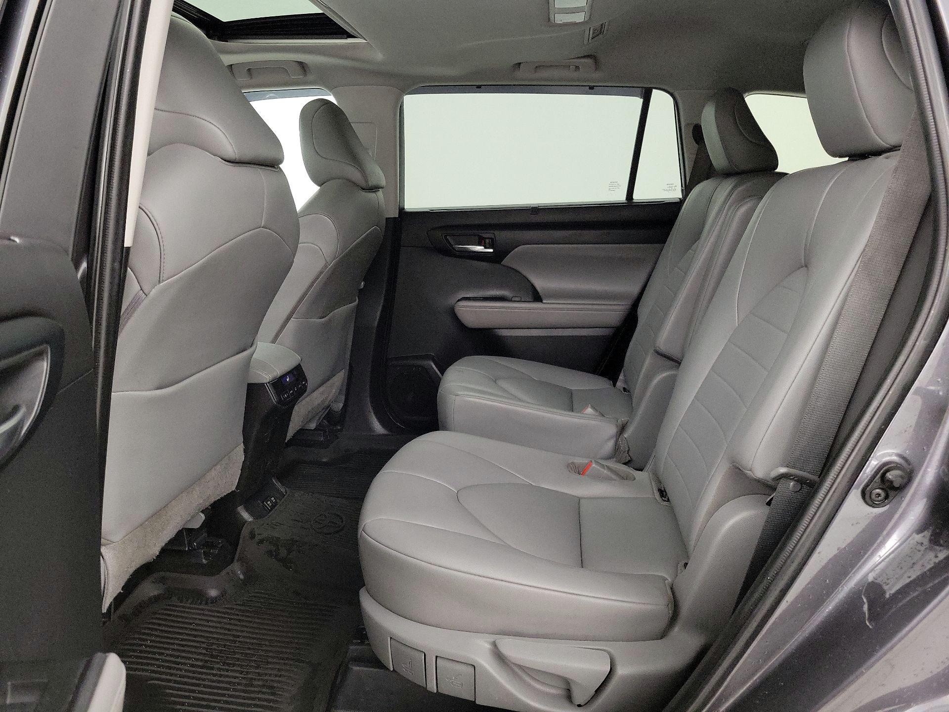Thumbnail: 2021 Toyota Highlander - 20