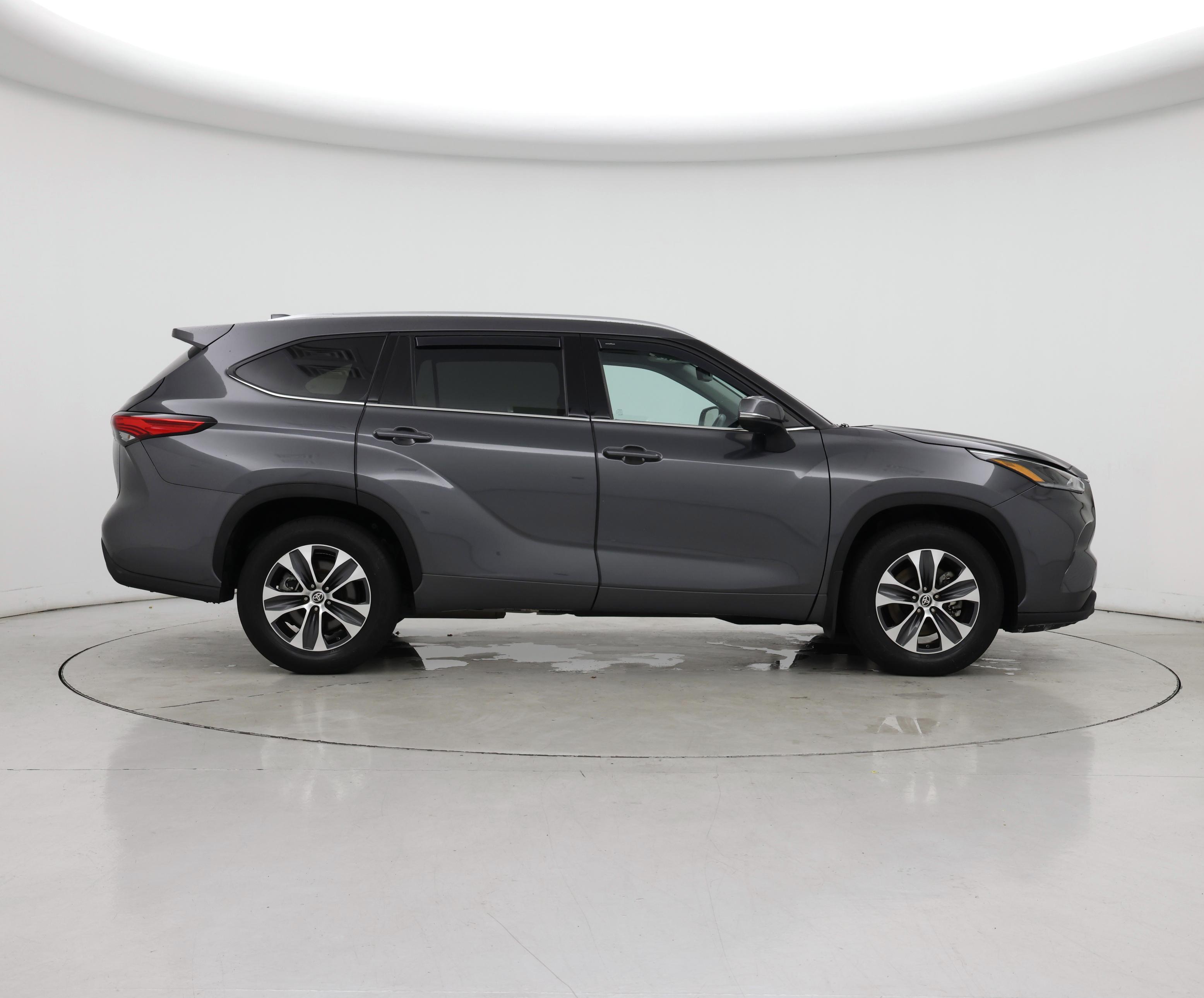 Thumbnail: 2021 Toyota Highlander - 7