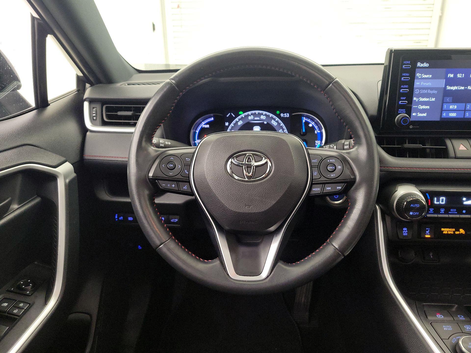Thumbnail: 2021 Toyota RAV4 - 10