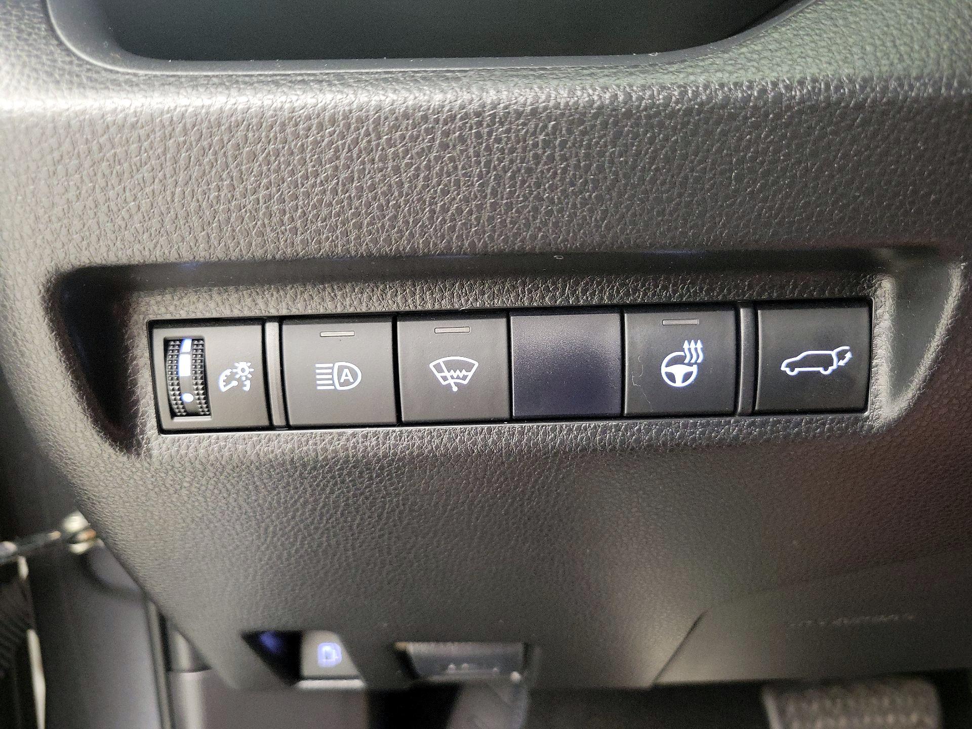 Thumbnail: 2021 Toyota RAV4 - 13