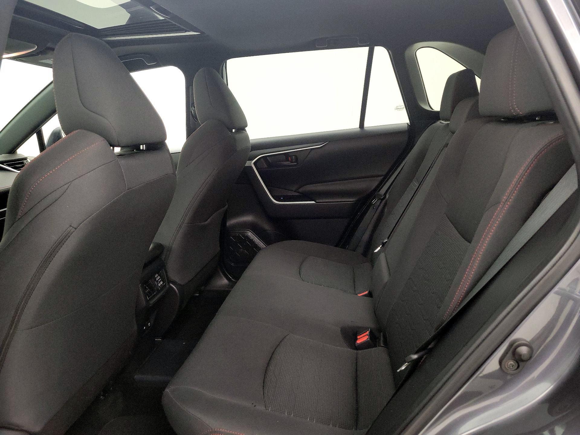 Thumbnail: 2021 Toyota RAV4 - 20