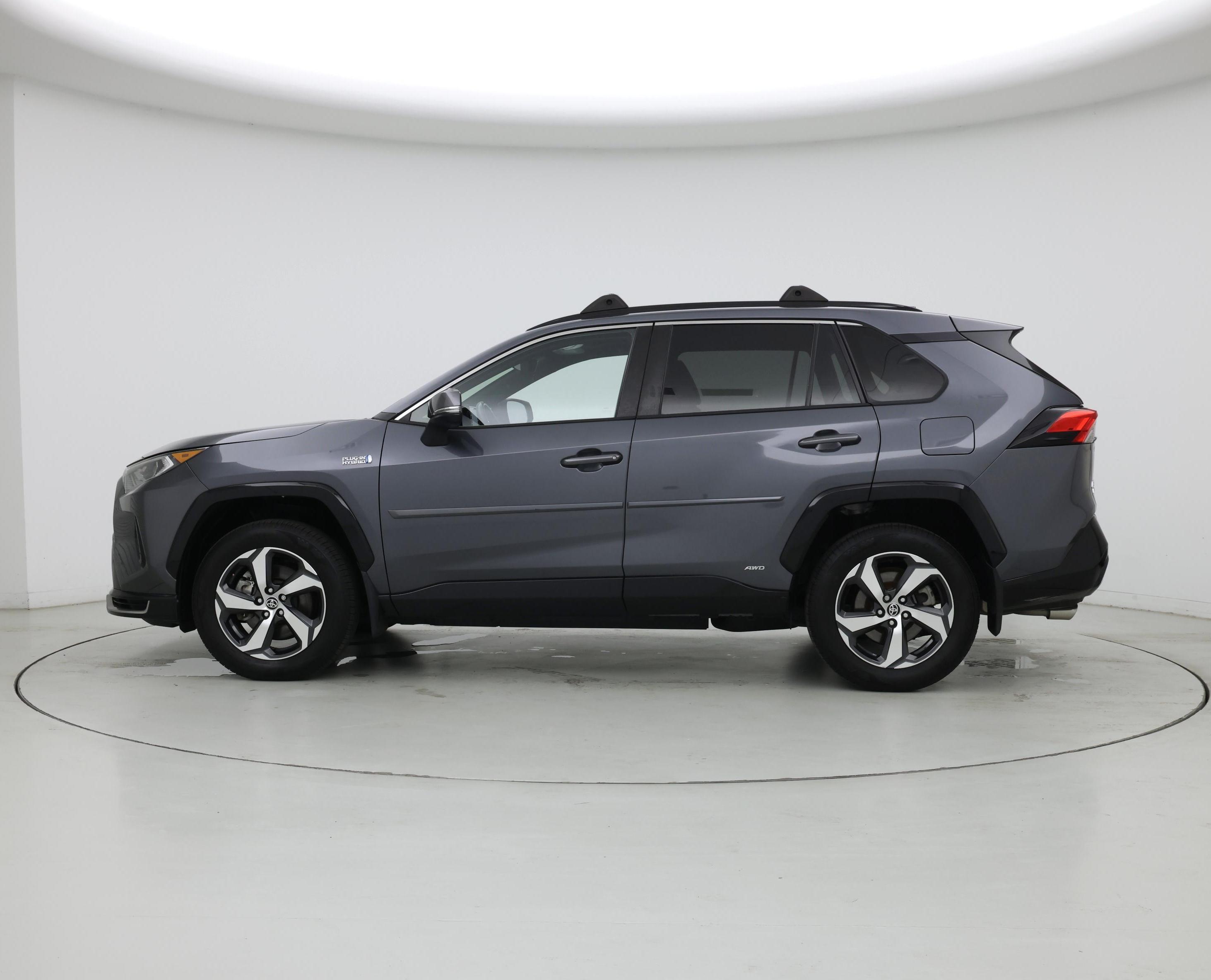 Thumbnail: 2021 Toyota RAV4 - 3