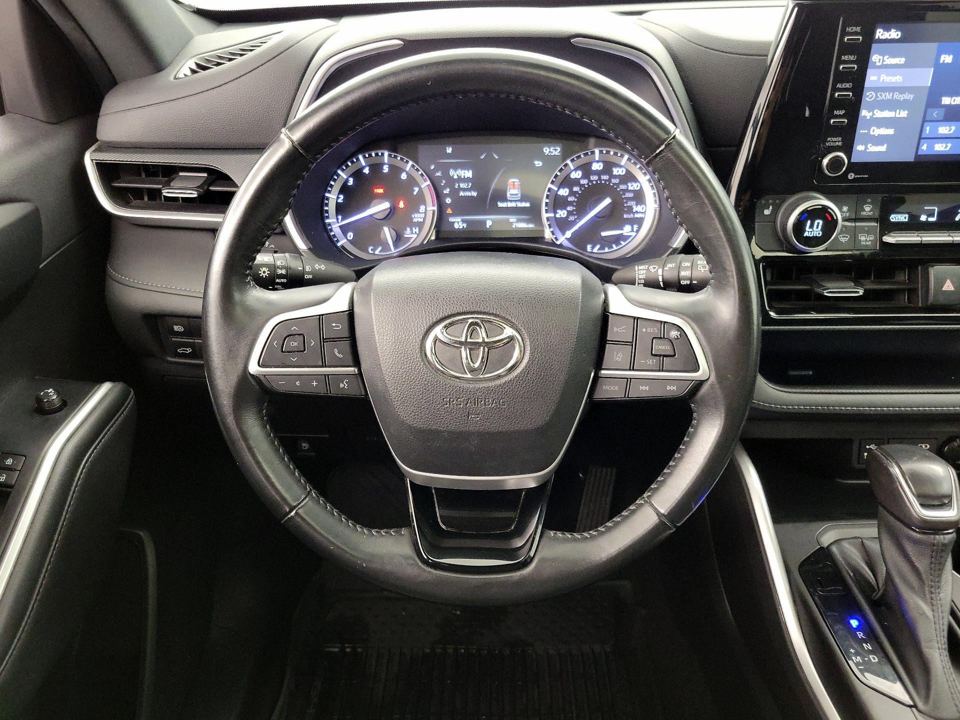 Thumbnail: 2022 Toyota Highlander - 10