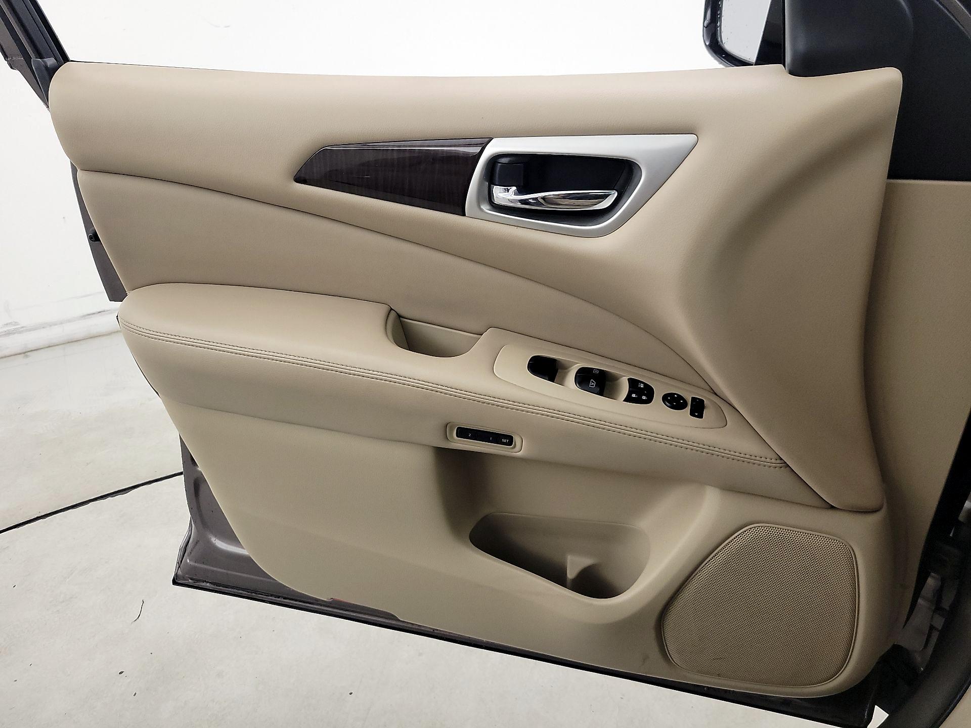 Thumbnail: 2014 Nissan Pathfinder - 12