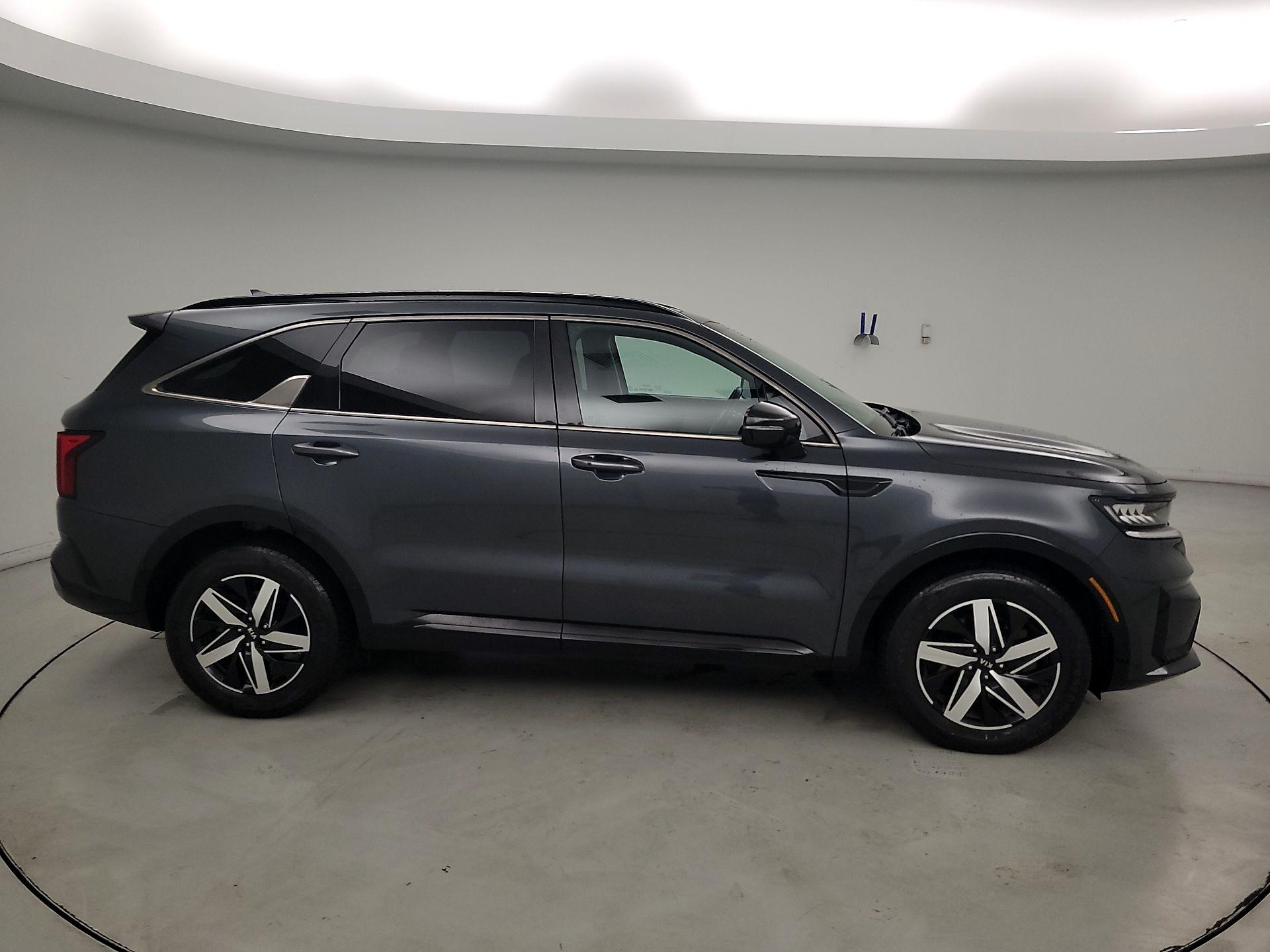 Thumbnail: 2021 Kia Sorento - 4