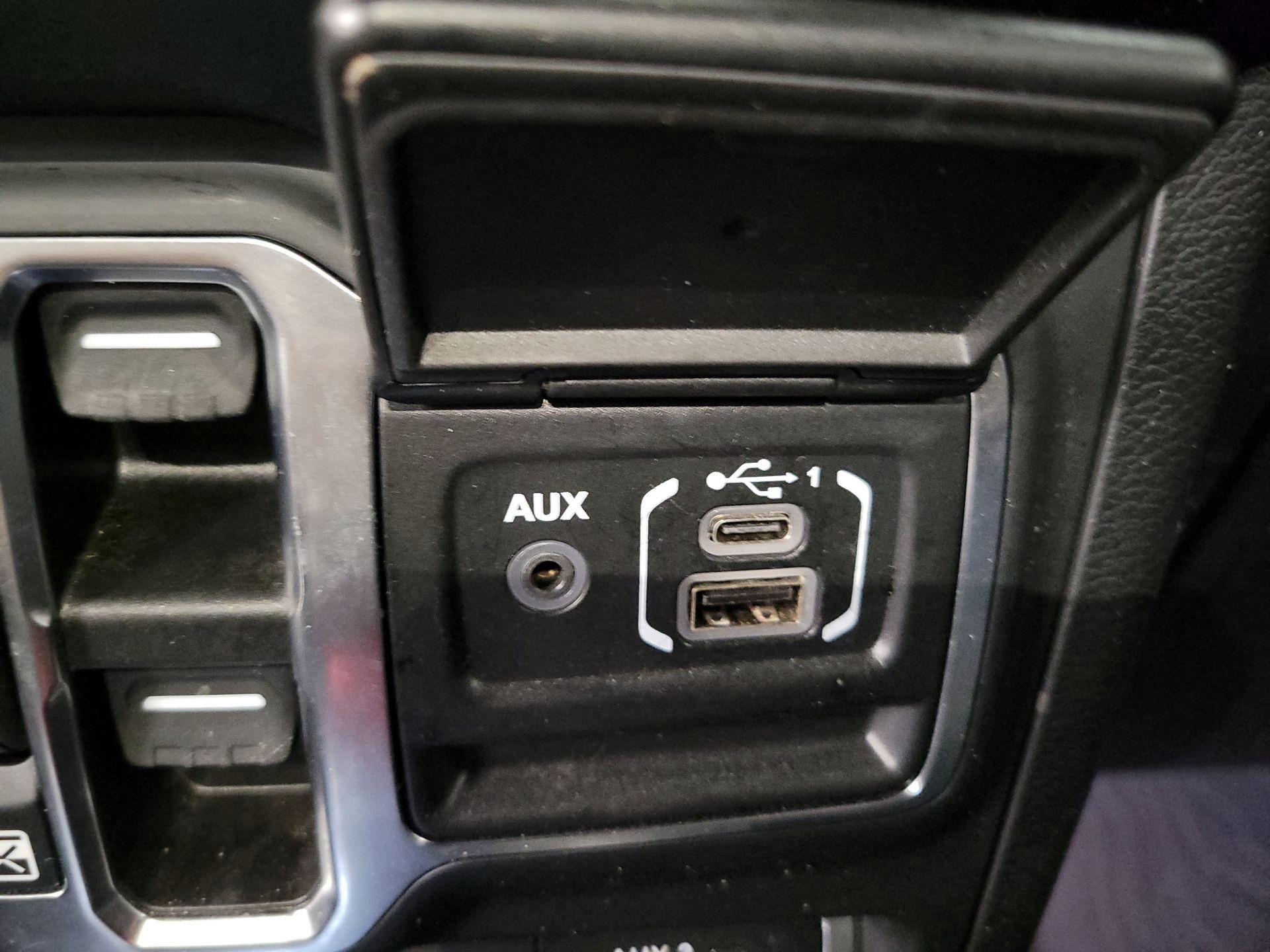 Thumbnail: 2021 Jeep Wrangler - 17