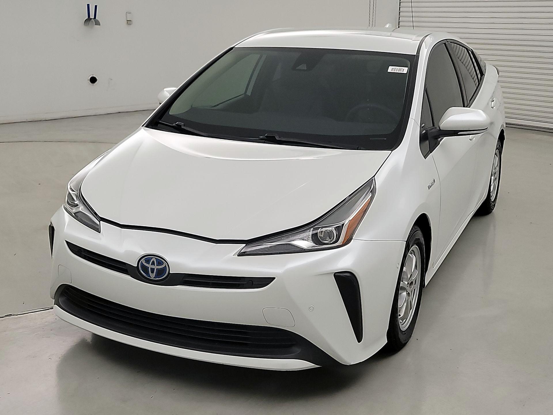 Thumbnail: 2022 Toyota Prius - 3