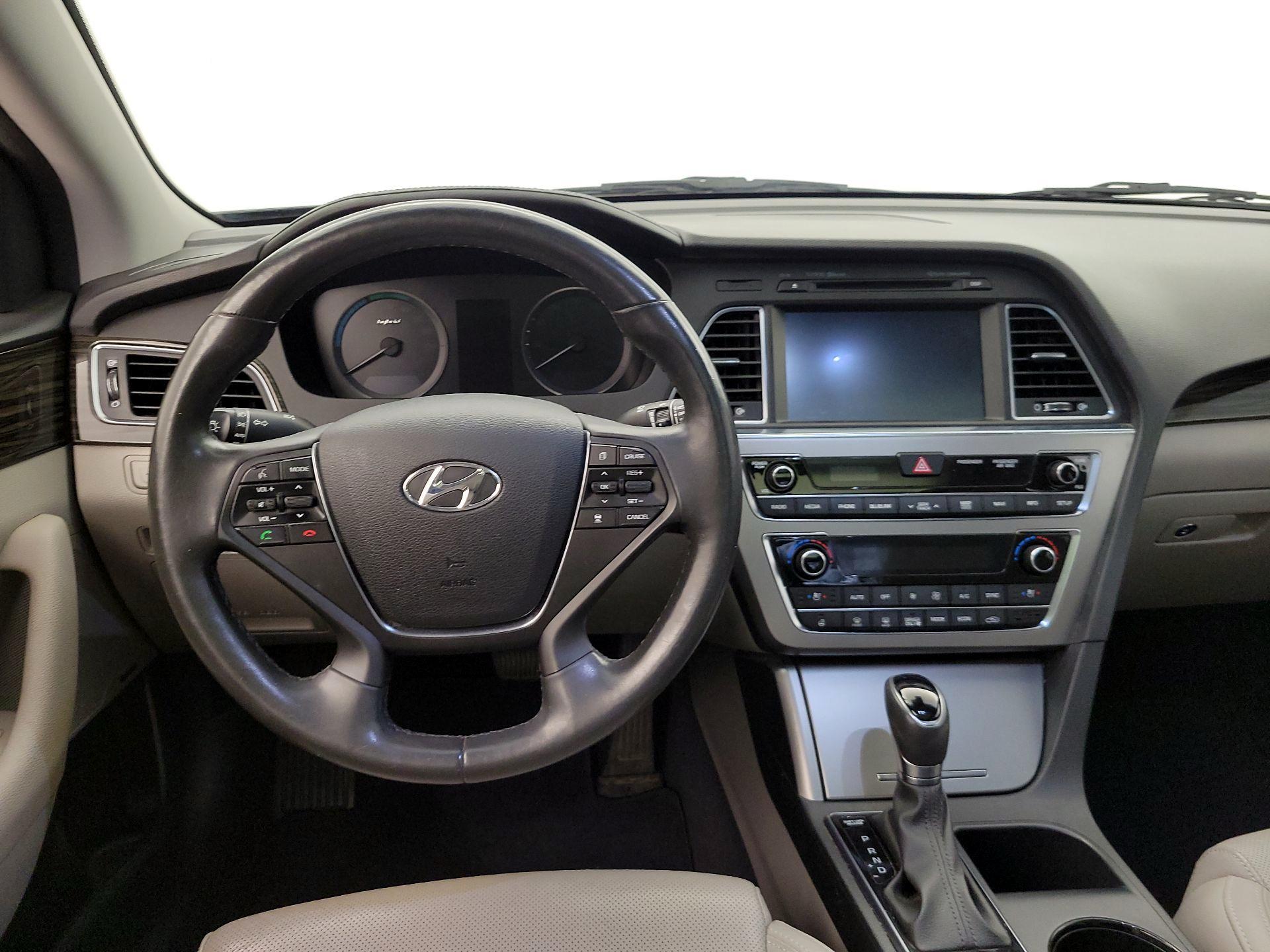 Thumbnail: 2016 Hyundai Sonata - 10