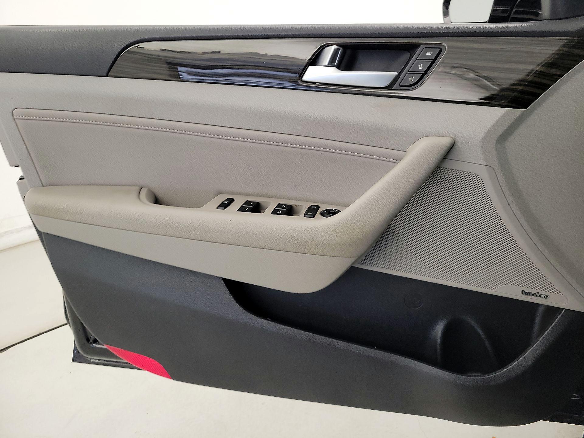 Thumbnail: 2016 Hyundai Sonata - 12