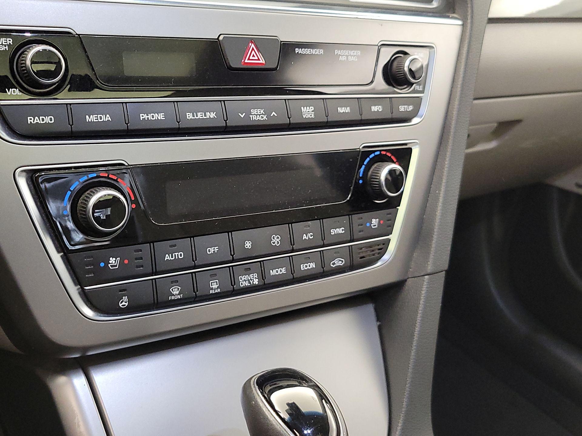Thumbnail: 2016 Hyundai Sonata - 17