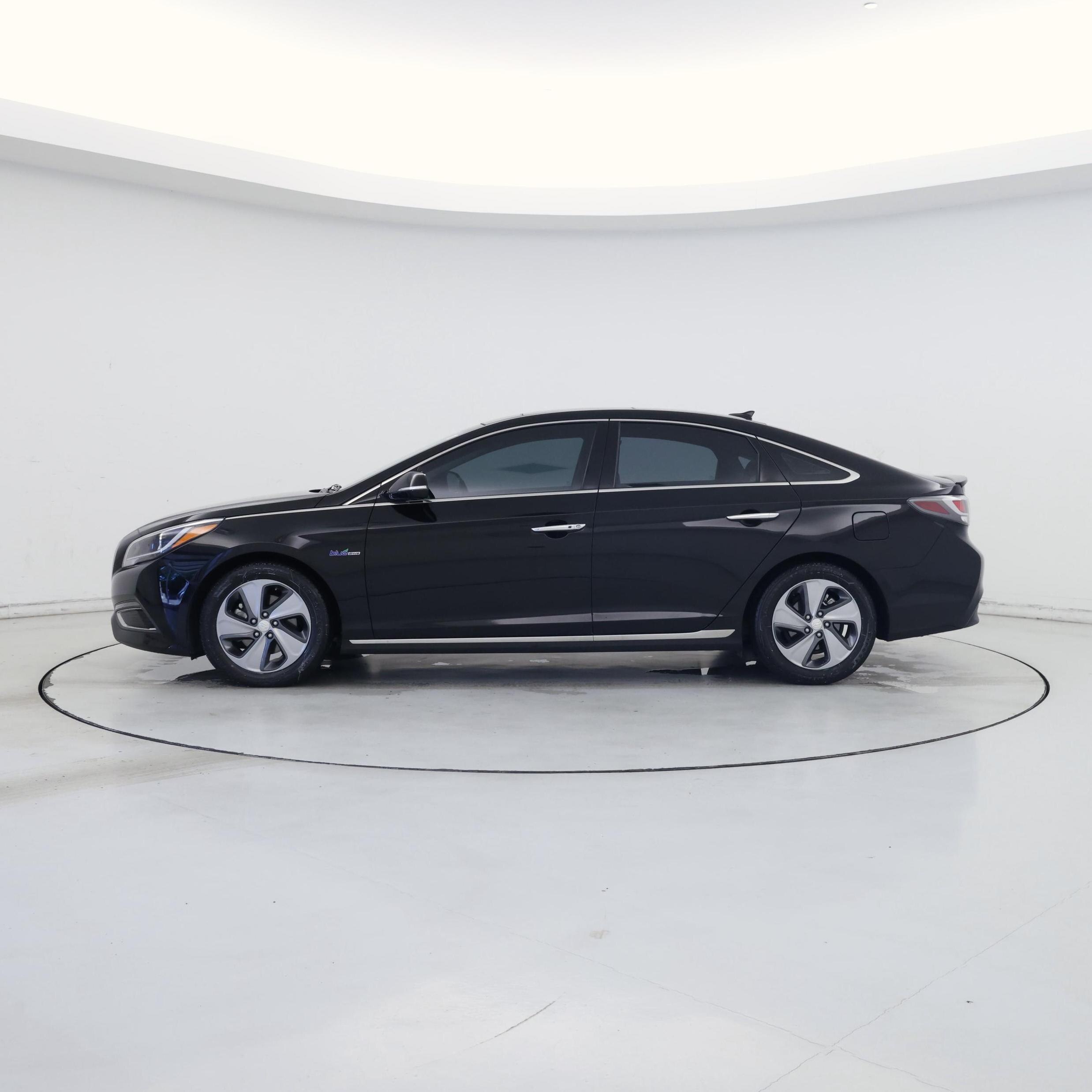 Thumbnail: 2016 Hyundai Sonata - 3