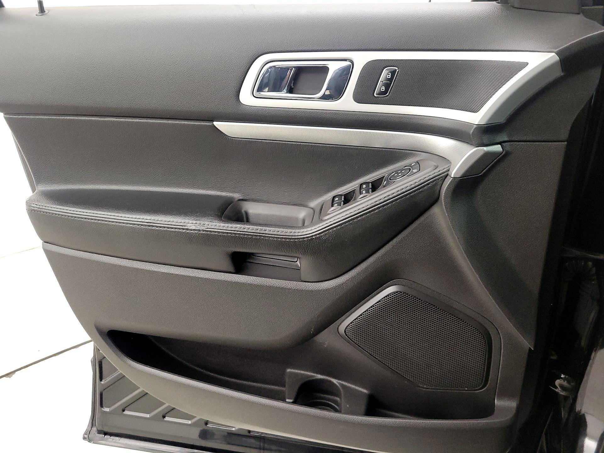 Thumbnail: 2015 Ford Explorer - 12