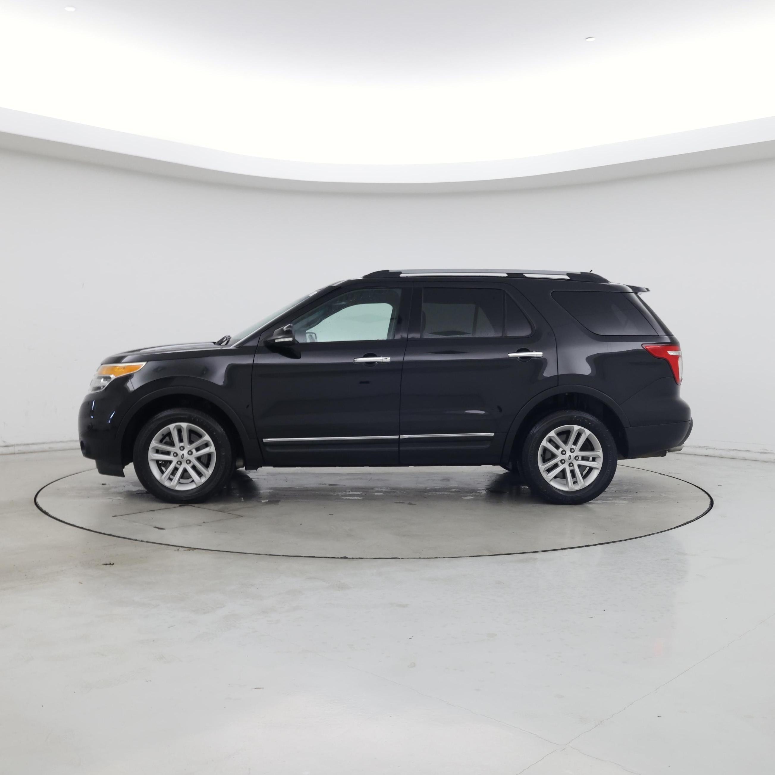 Thumbnail: 2015 Ford Explorer - 3