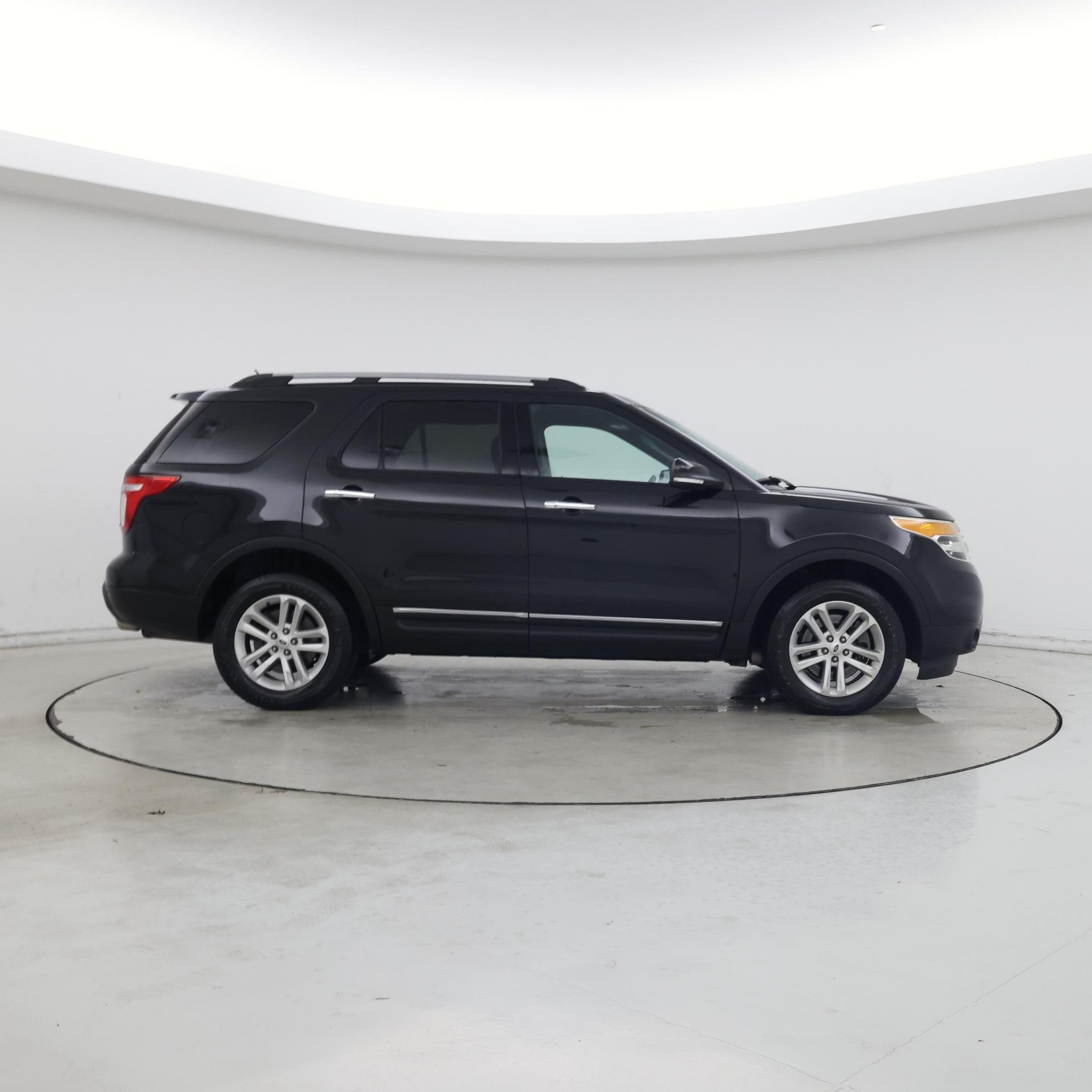 Thumbnail: 2015 Ford Explorer - 7