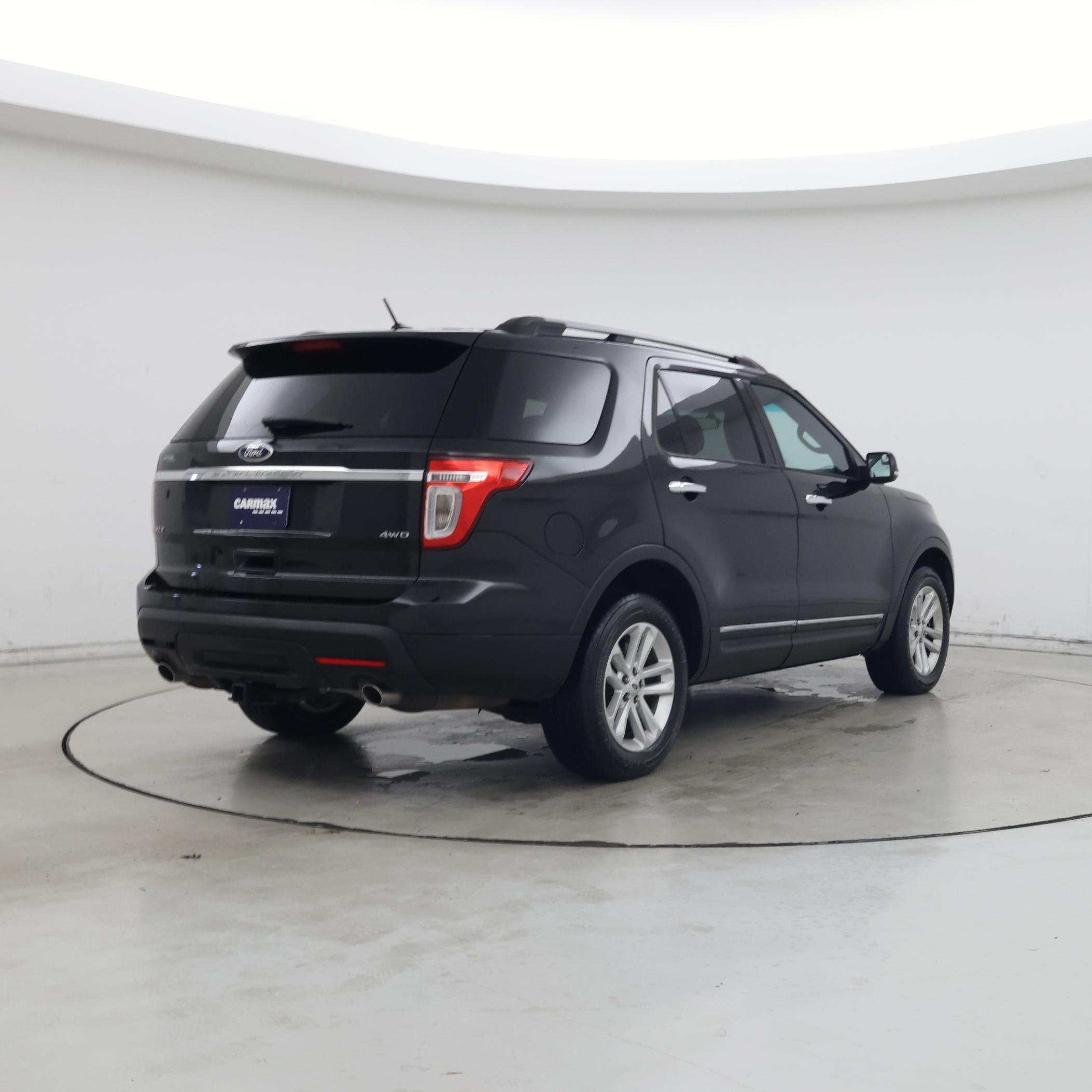 Thumbnail: 2015 Ford Explorer - 8