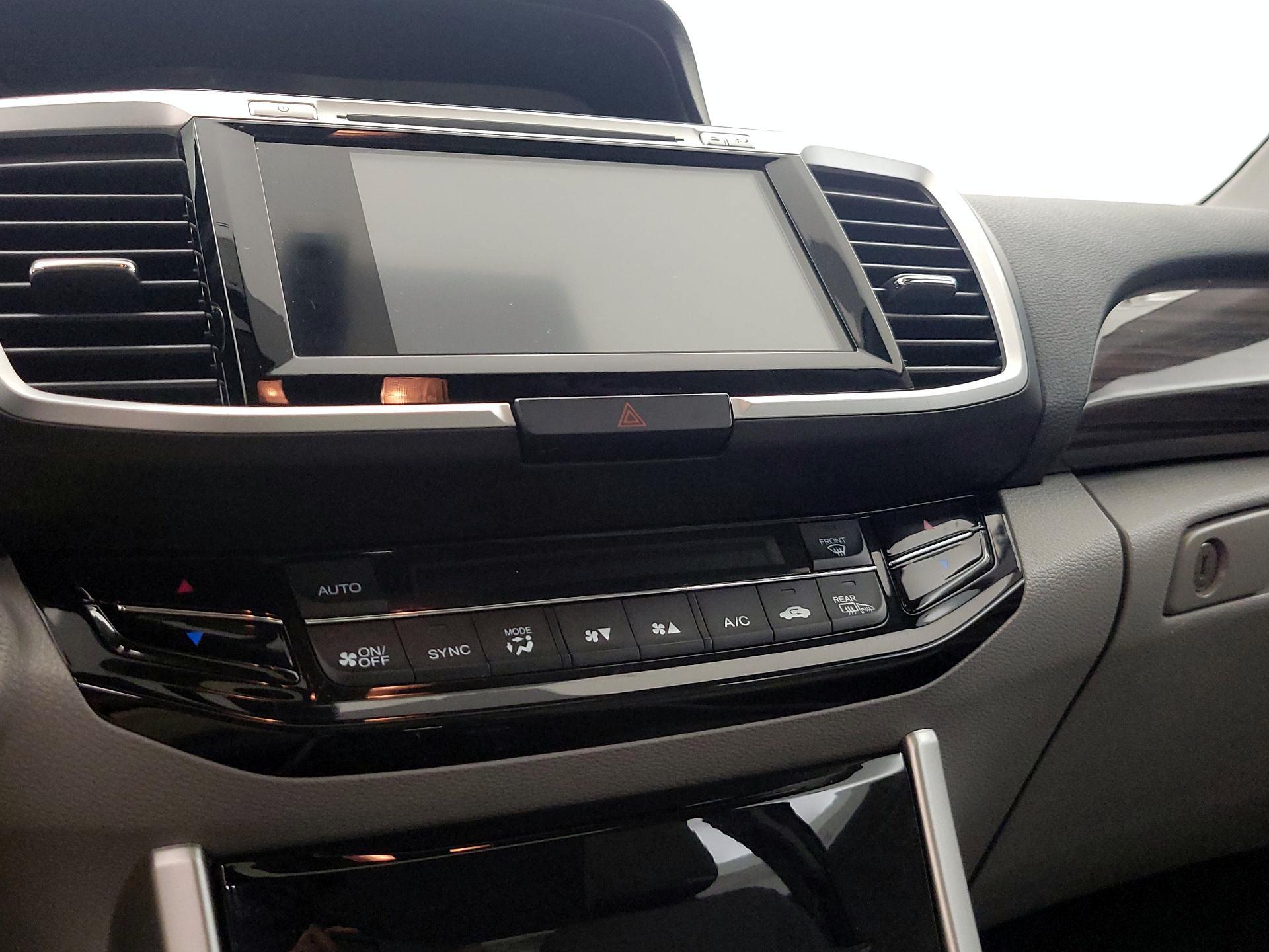 Thumbnail: 2016 Honda Accord - 16