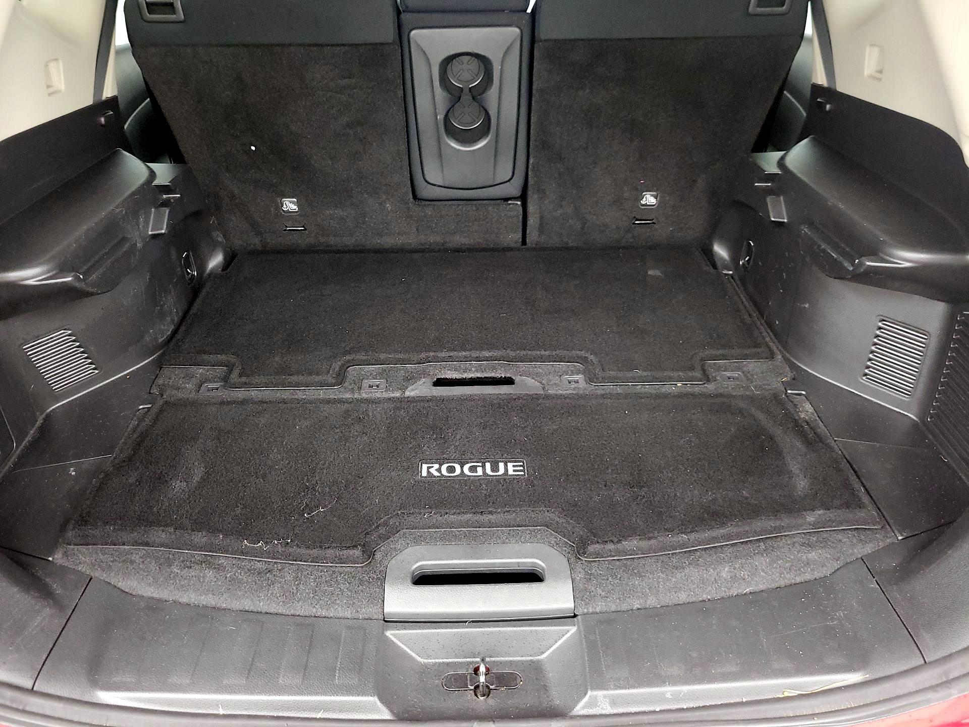 Thumbnail: 2017 Nissan Rogue - 20