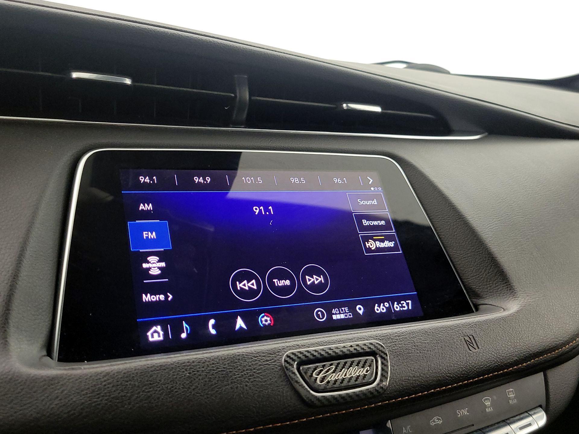 Thumbnail: 2019 Cadillac XT4 - 16